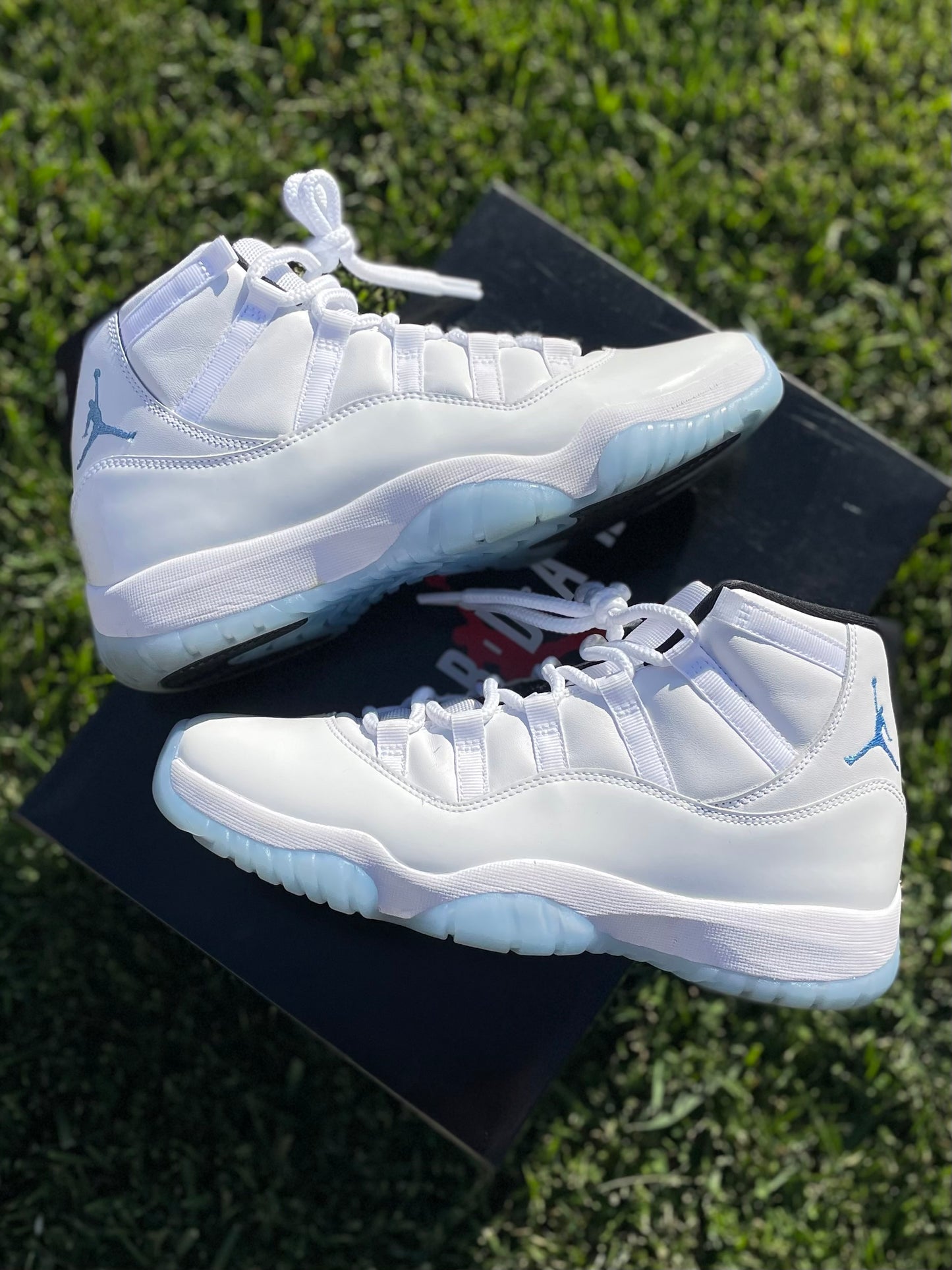 (Used Size 9M) Jordan 11 Legend Blue