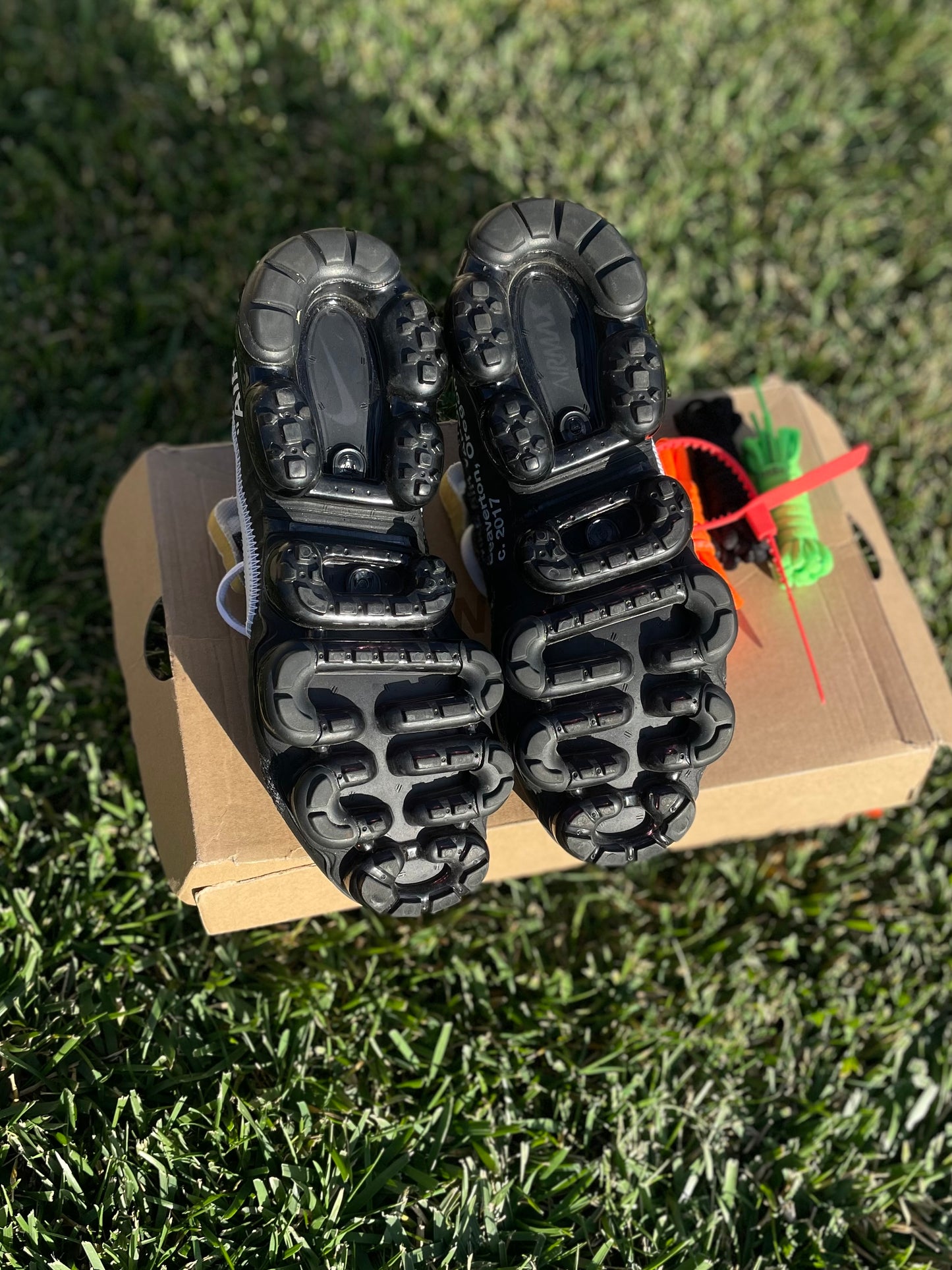 (Used Size 8M) Nike Off-White Vapormax