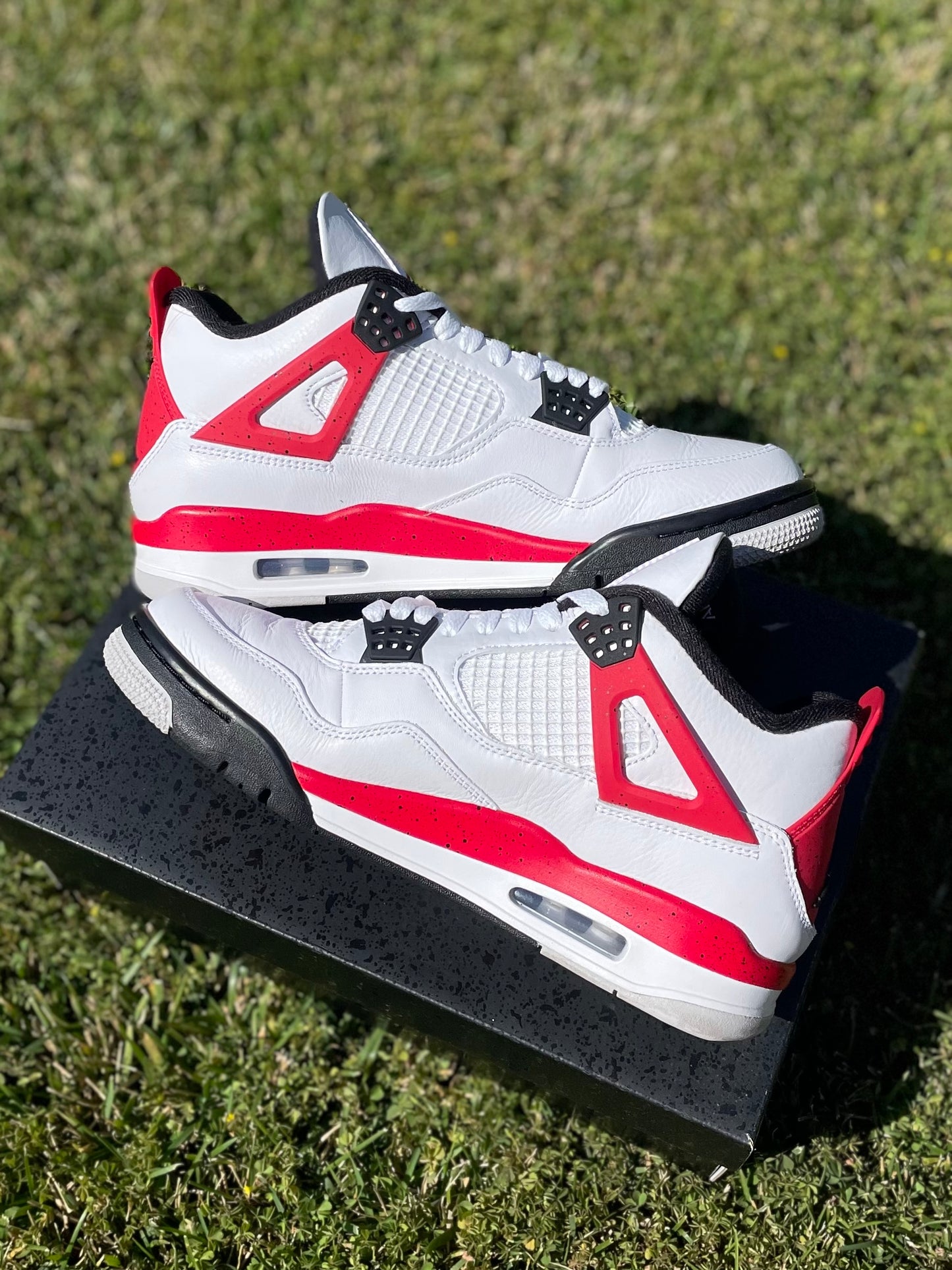 (Used Size 9M) Jordan 4 Red Cement