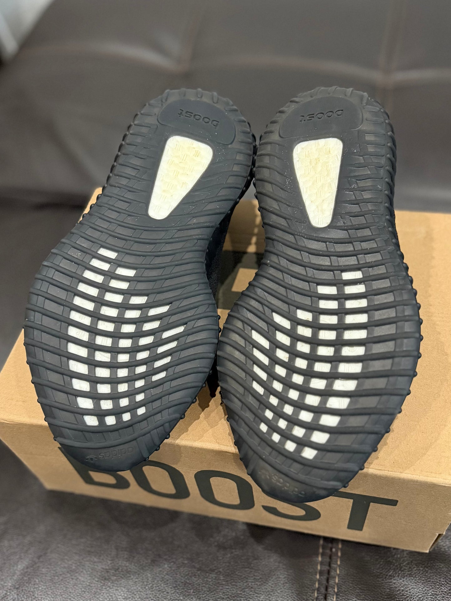 (Used Size 7.5M) Yeezy 350 V2 Onyx
