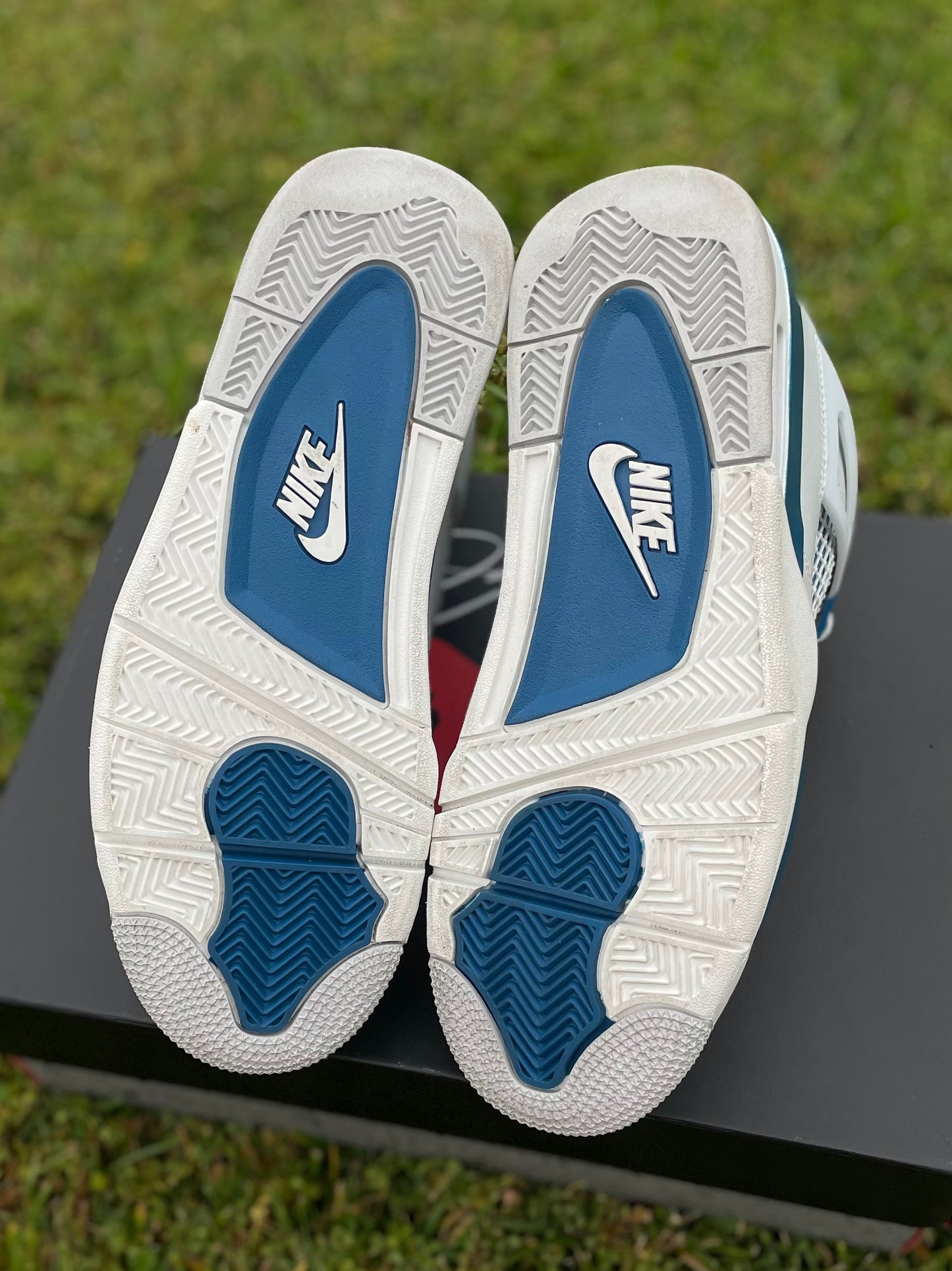 (Used Size 9M) Jordan 4 Military Blue