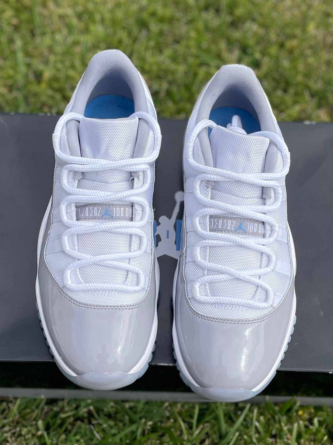 (Used Size 9.5M) Jordan 11 Low Cement Grey