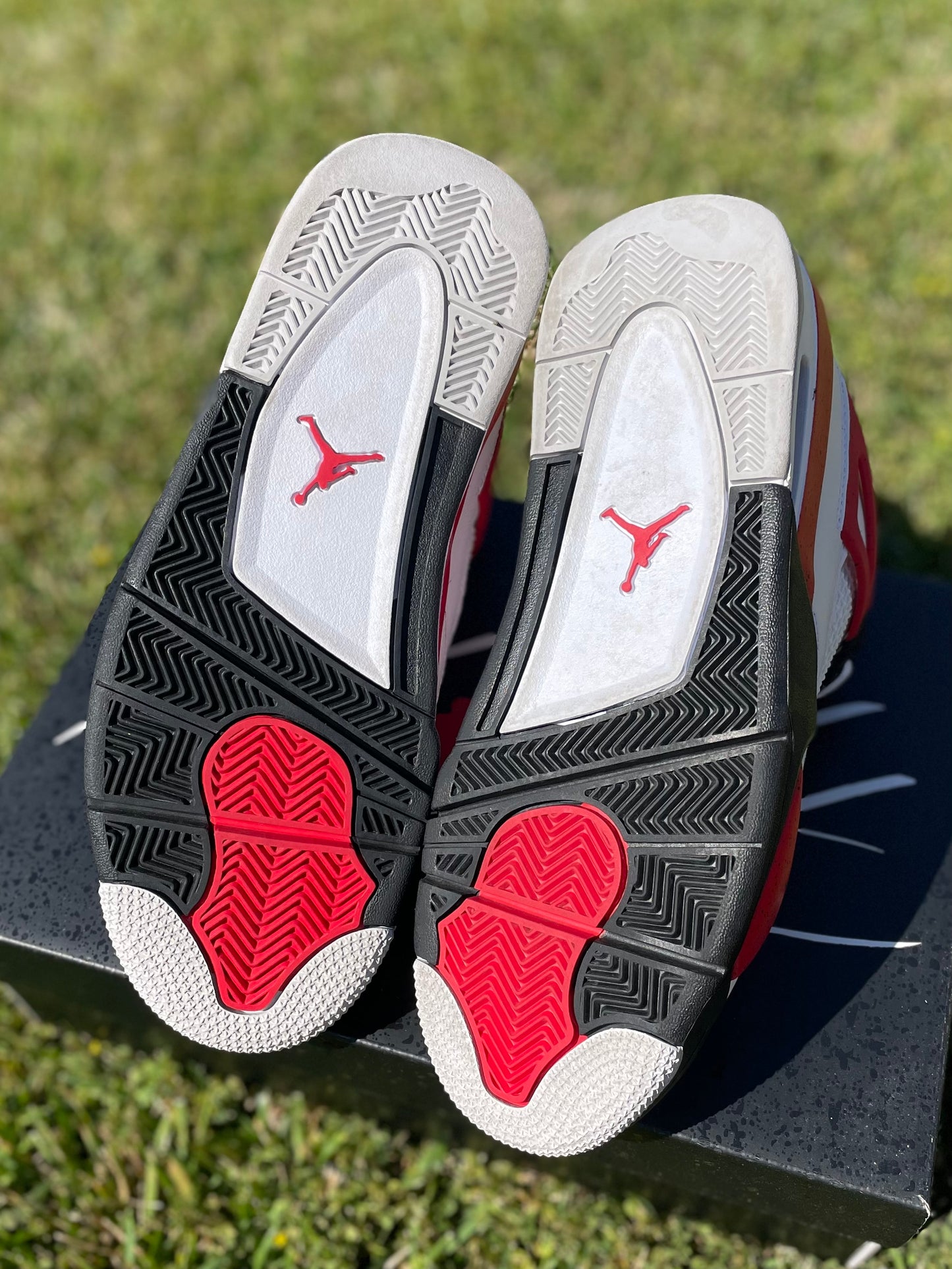 (Used Size 9M) Jordan 4 Red Cement