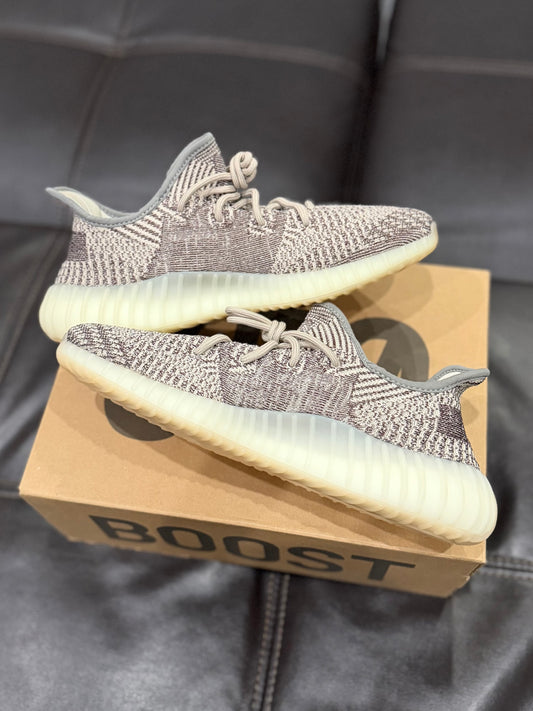 (Used Size 10M) Yeezy 350 V2 Zyon
