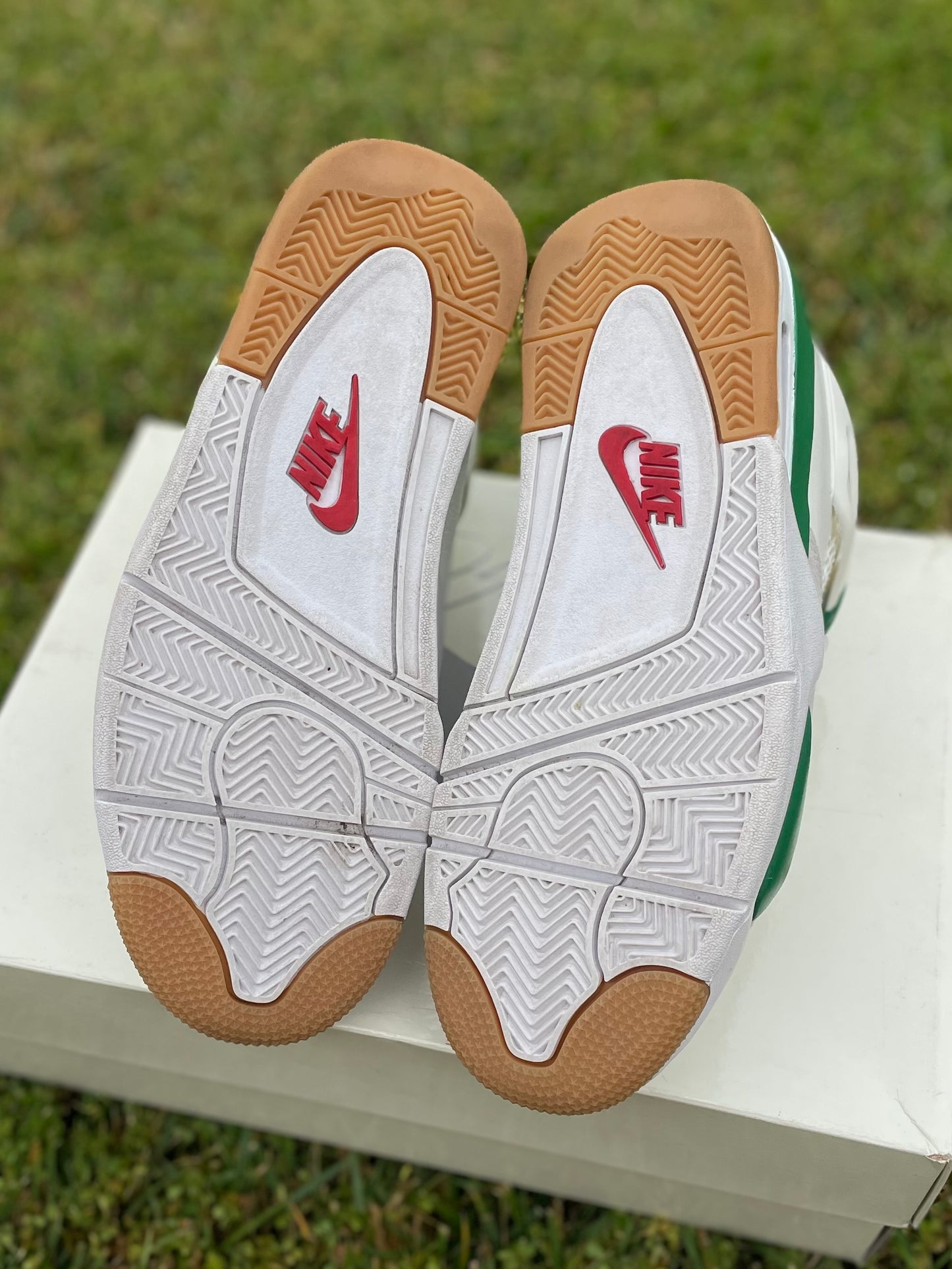 (Used Size 9M) Jordan 4 SB Pine Green