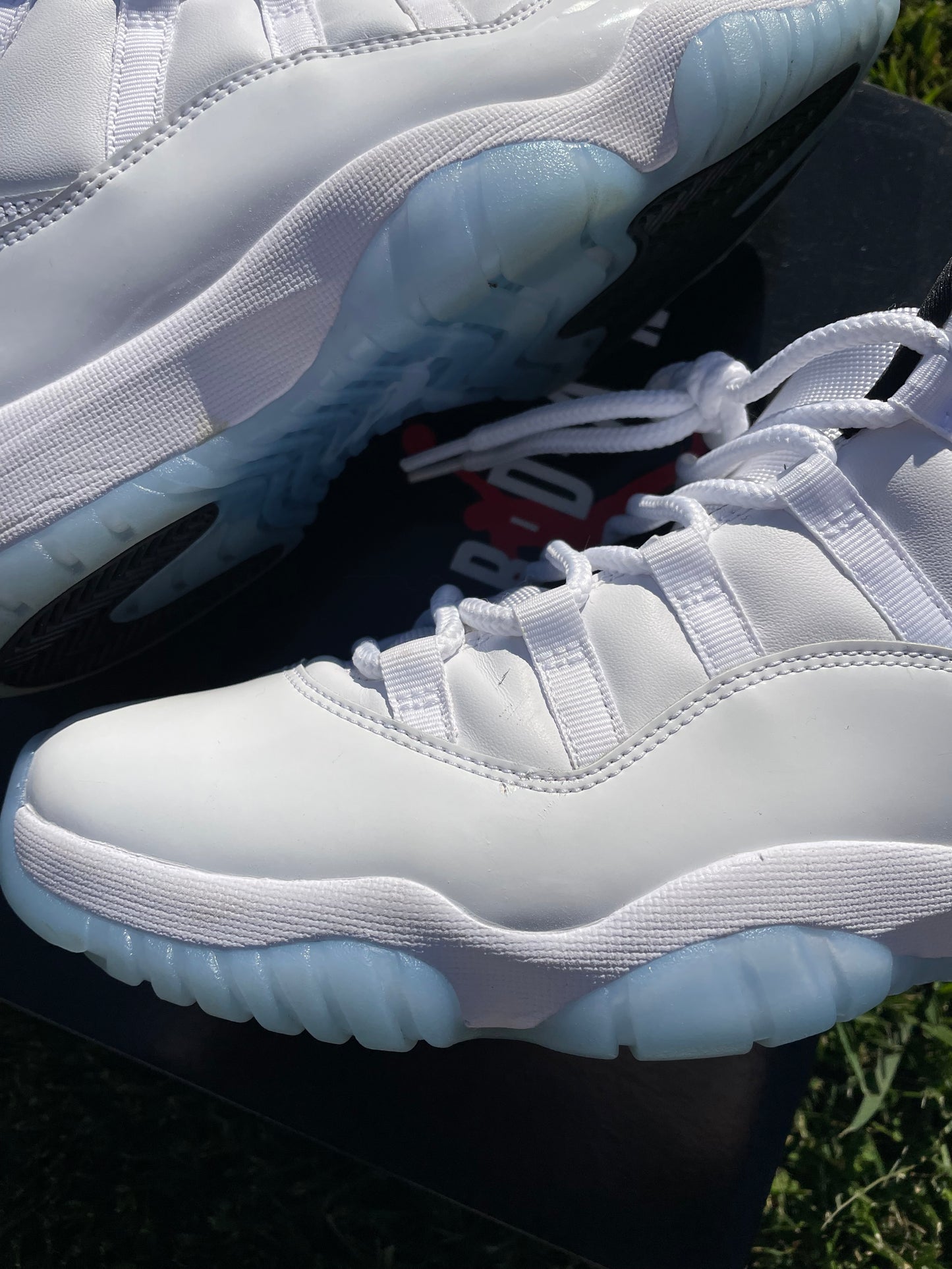 (Used Size 9M) Jordan 11 Legend Blue