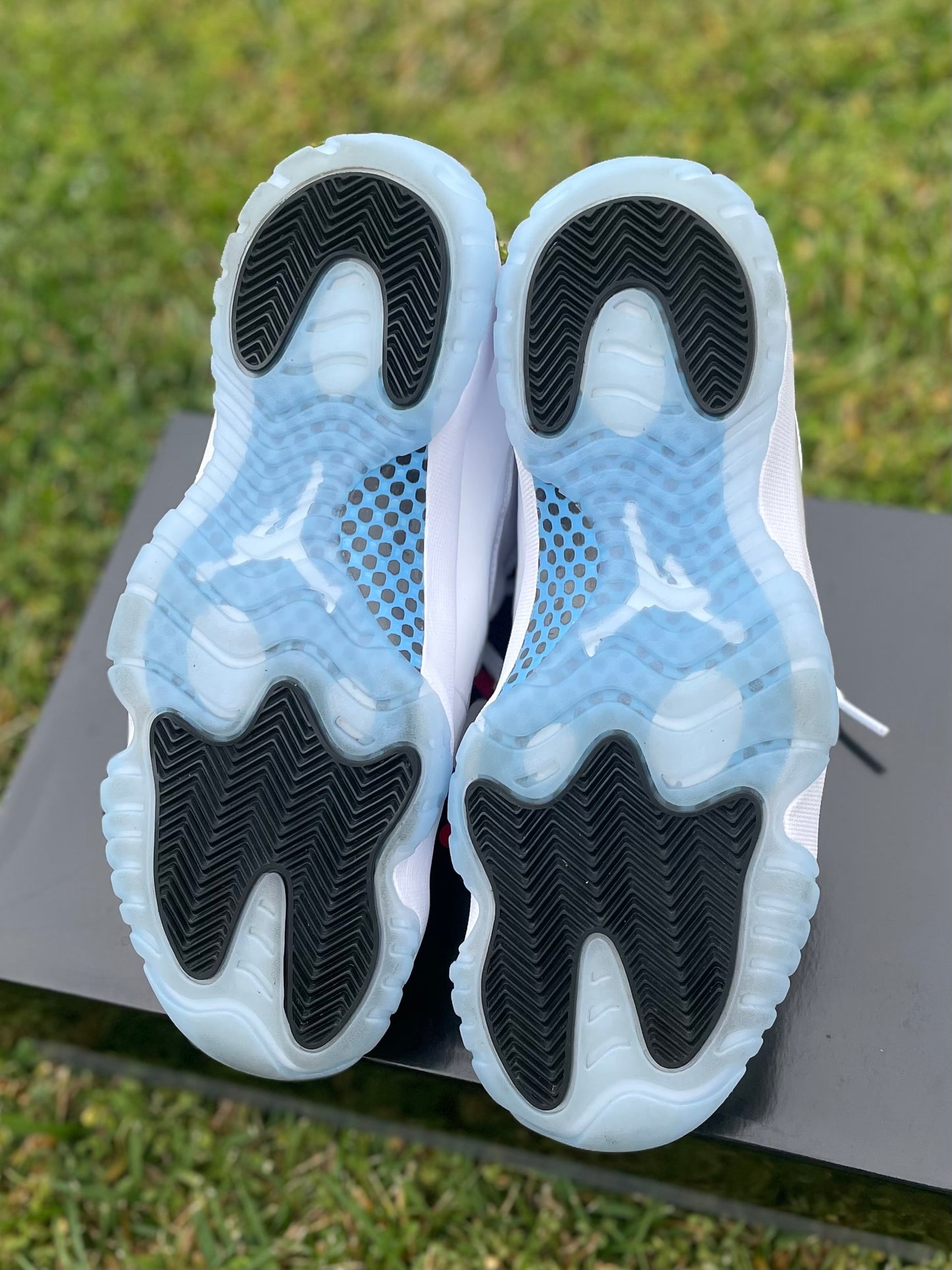(Used Size 9M) Jordan 11 Legend Blue