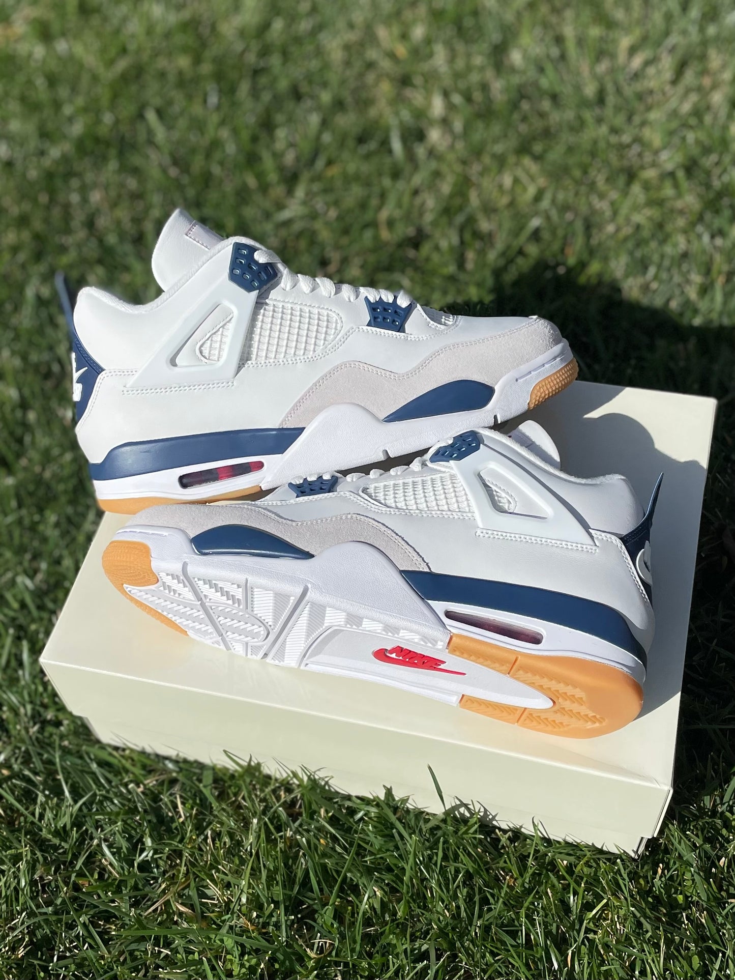 Jordan 4 Nike SB Navy (2025)