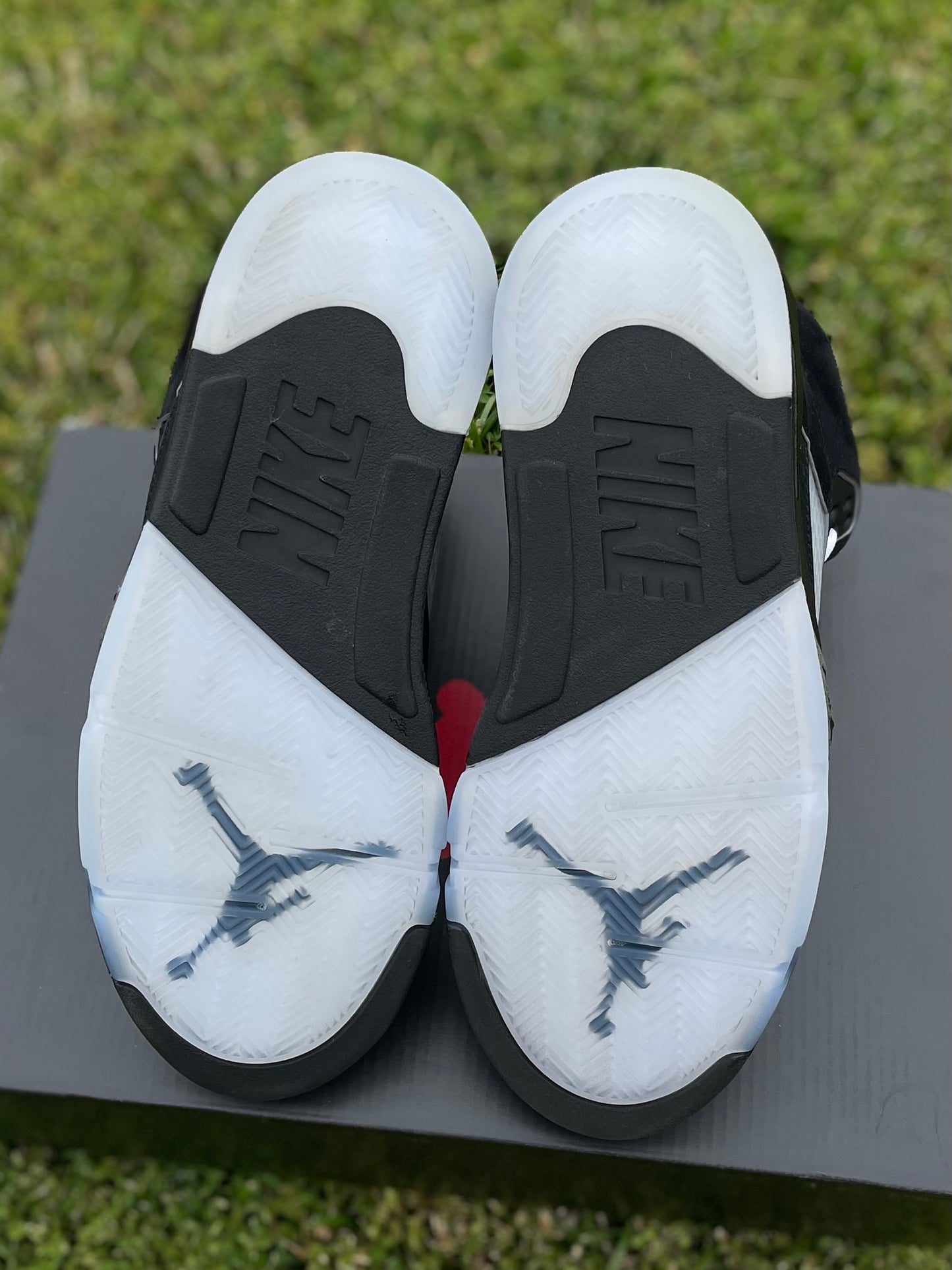 (Used Size 8.5M) Jordan 5 Black Metallic Reimagined