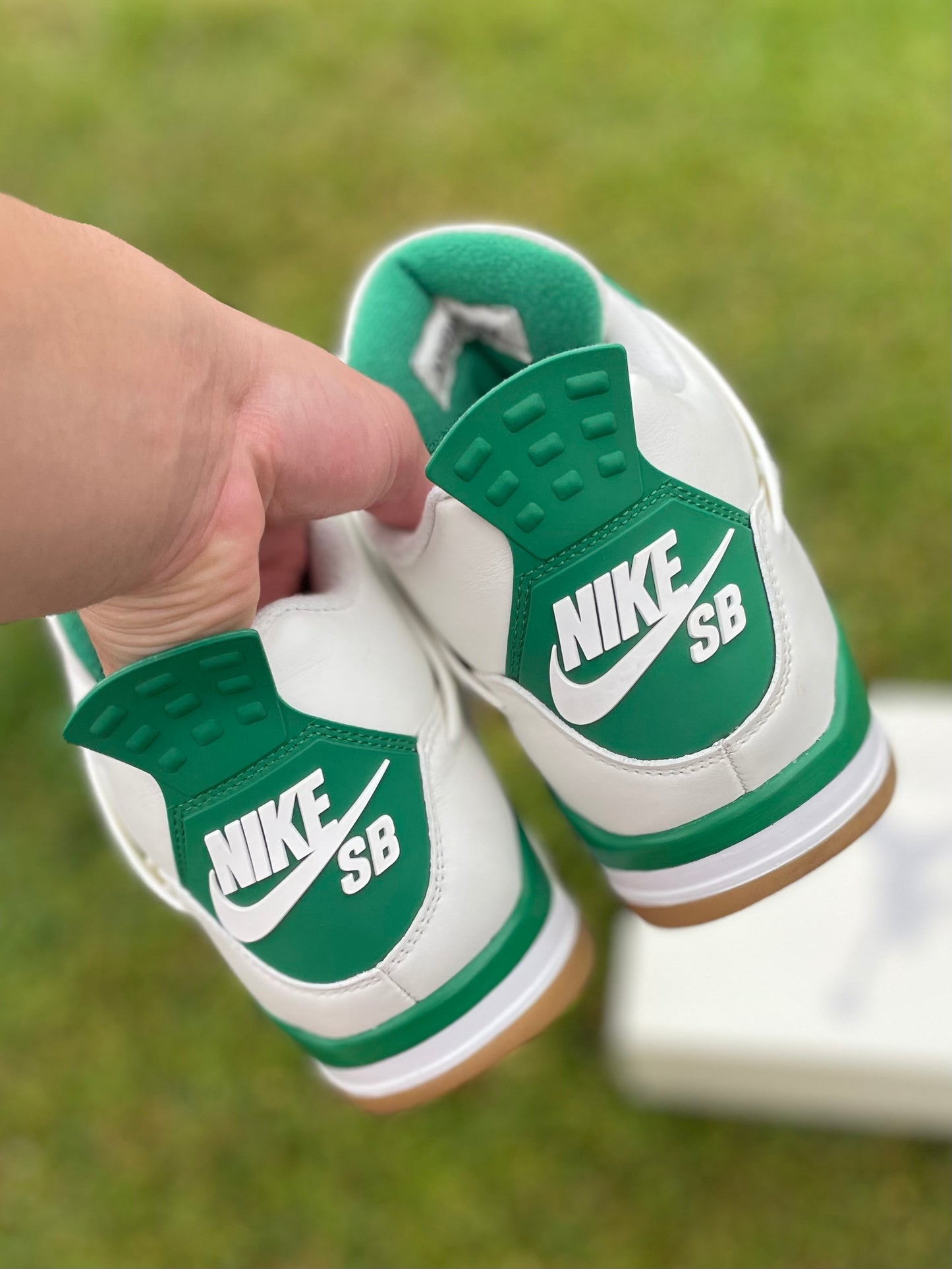 (Used Size 9M) Jordan 4 SB Pine Green