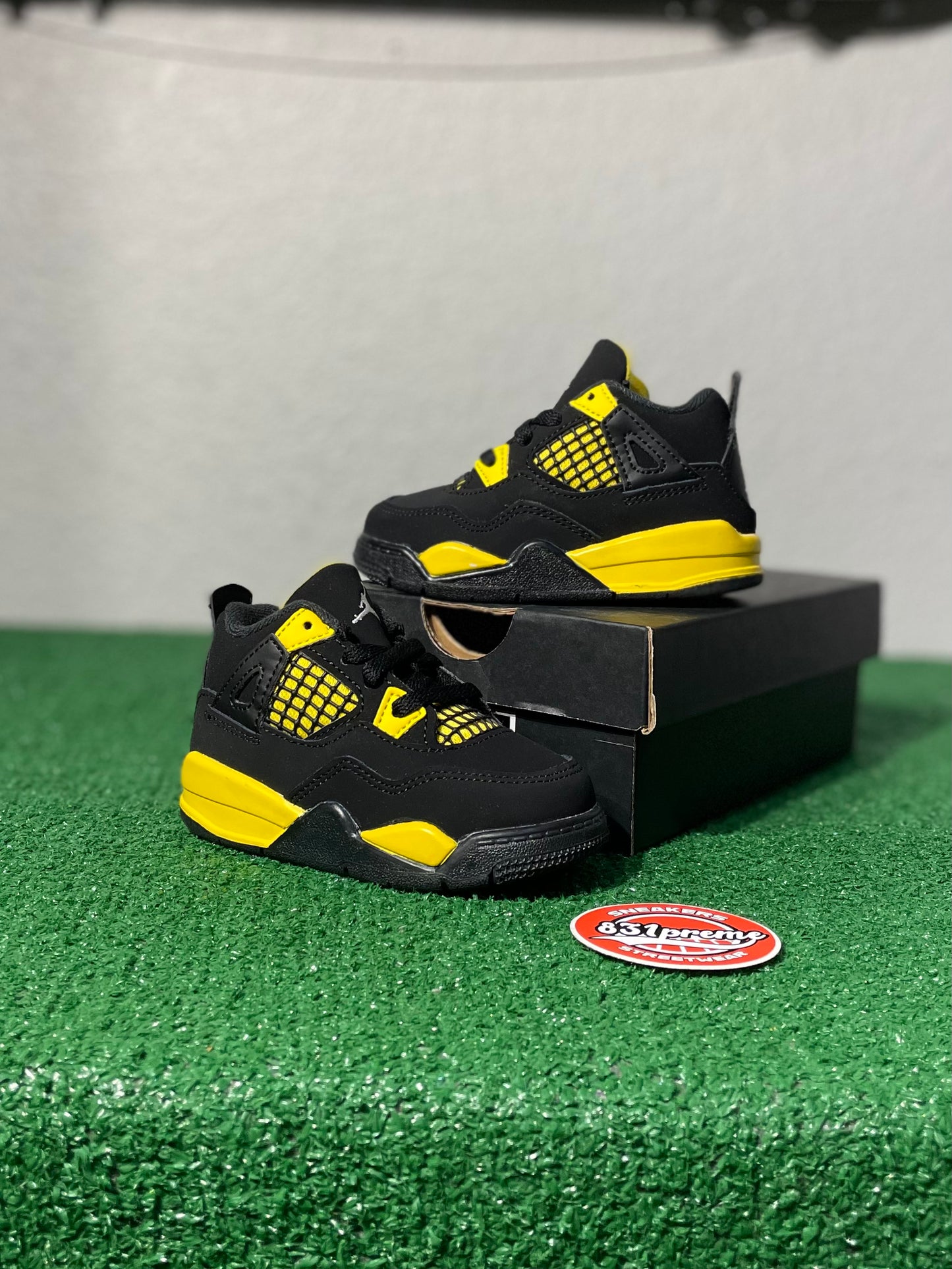 Jordan 4 Thunder (2023) (TD)
