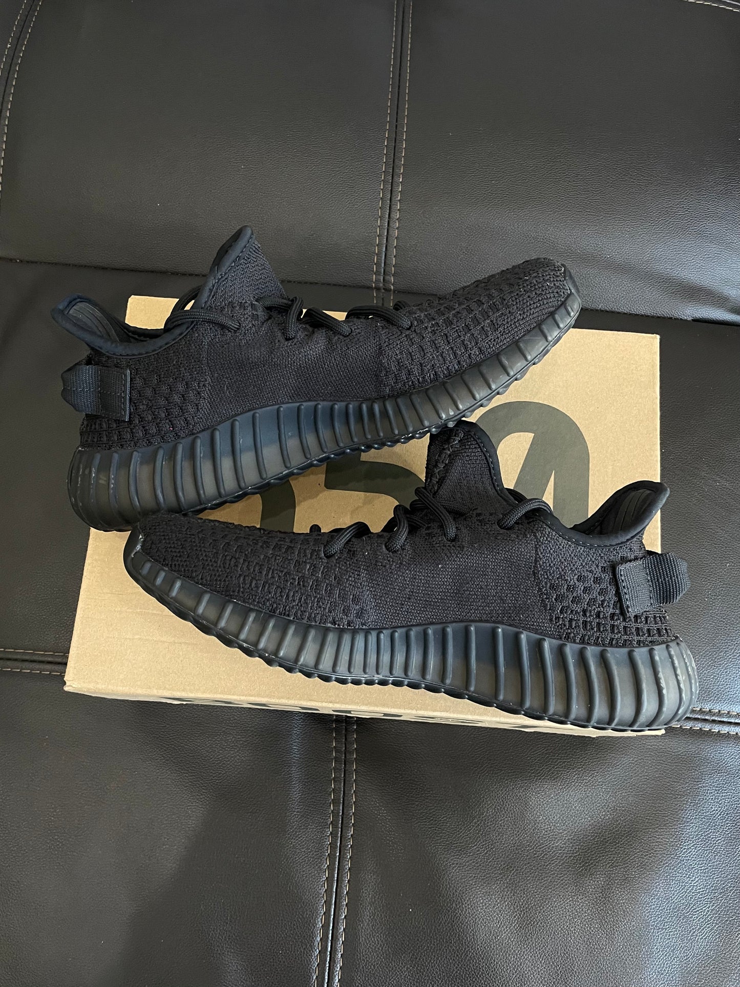 (Used Size 6.5M) Yeezy 350 V2 Onyx