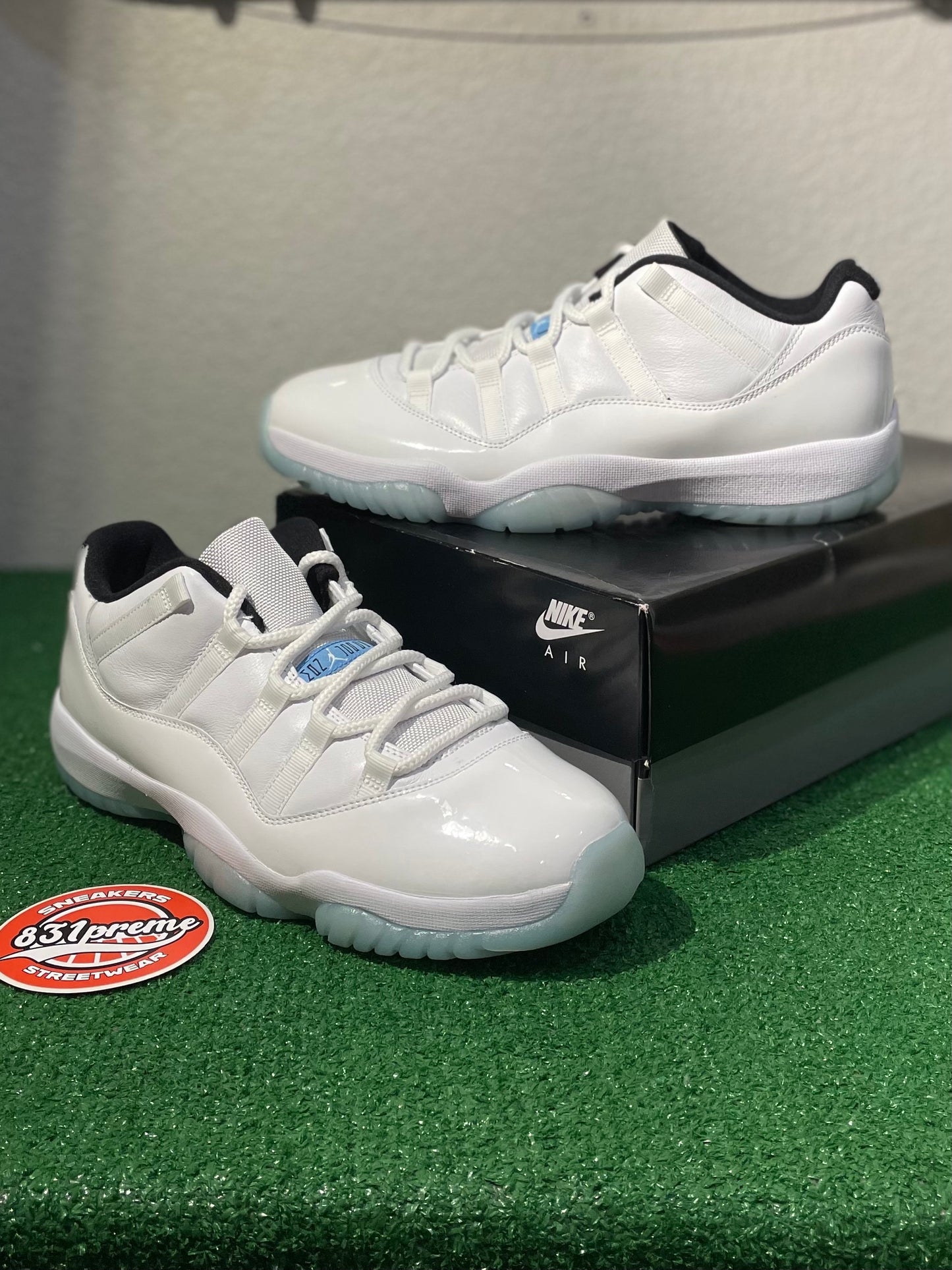 Jordan 11 Low Legend Blue