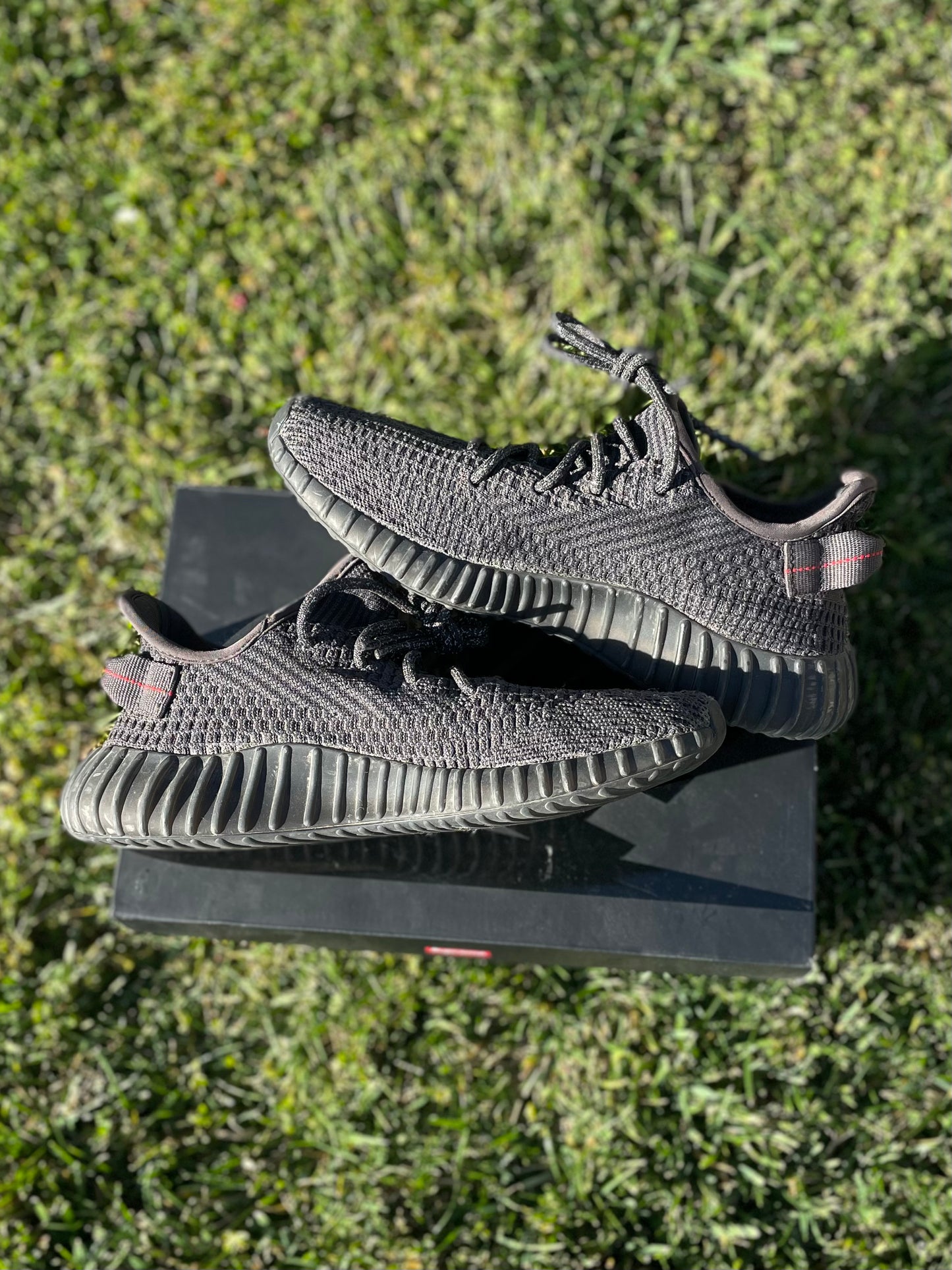 (Used Size 8.5M) Yeezy 350 V2 Black Non-Reflective