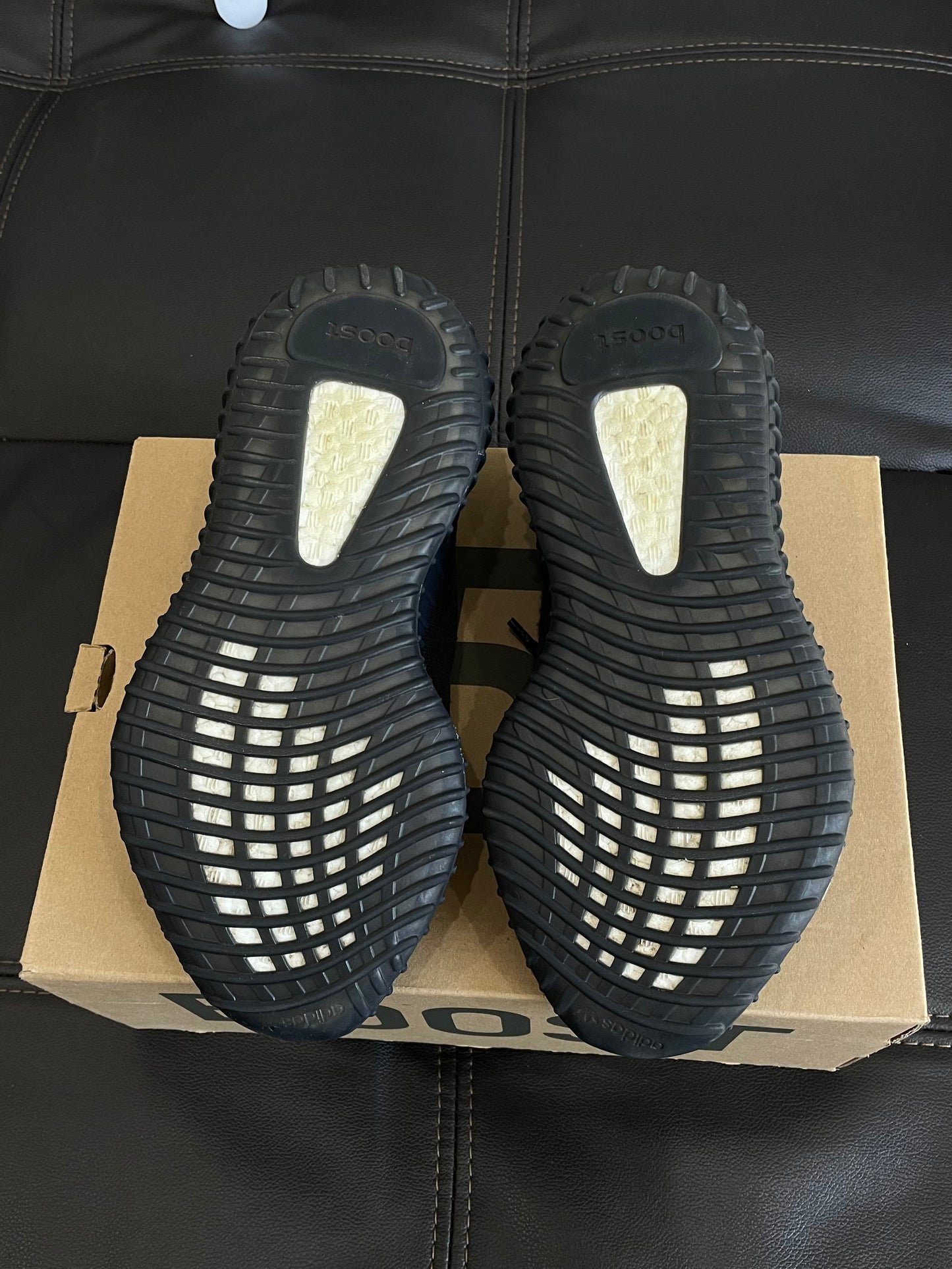 (Used Size 6.5M) Yeezy 350 V2 Onyx