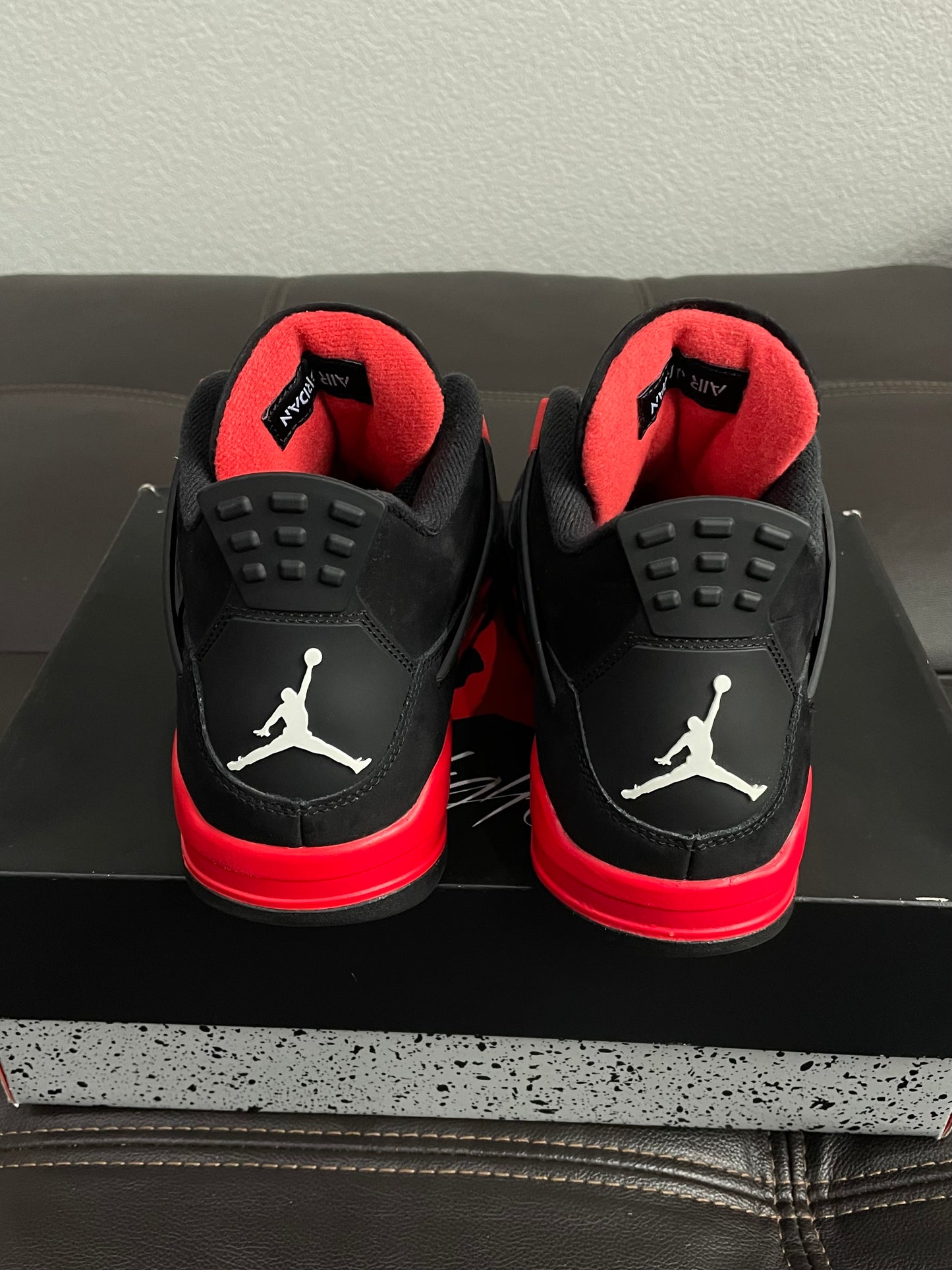 (Used Size 10.5M) Jordan 4 Red Thunder