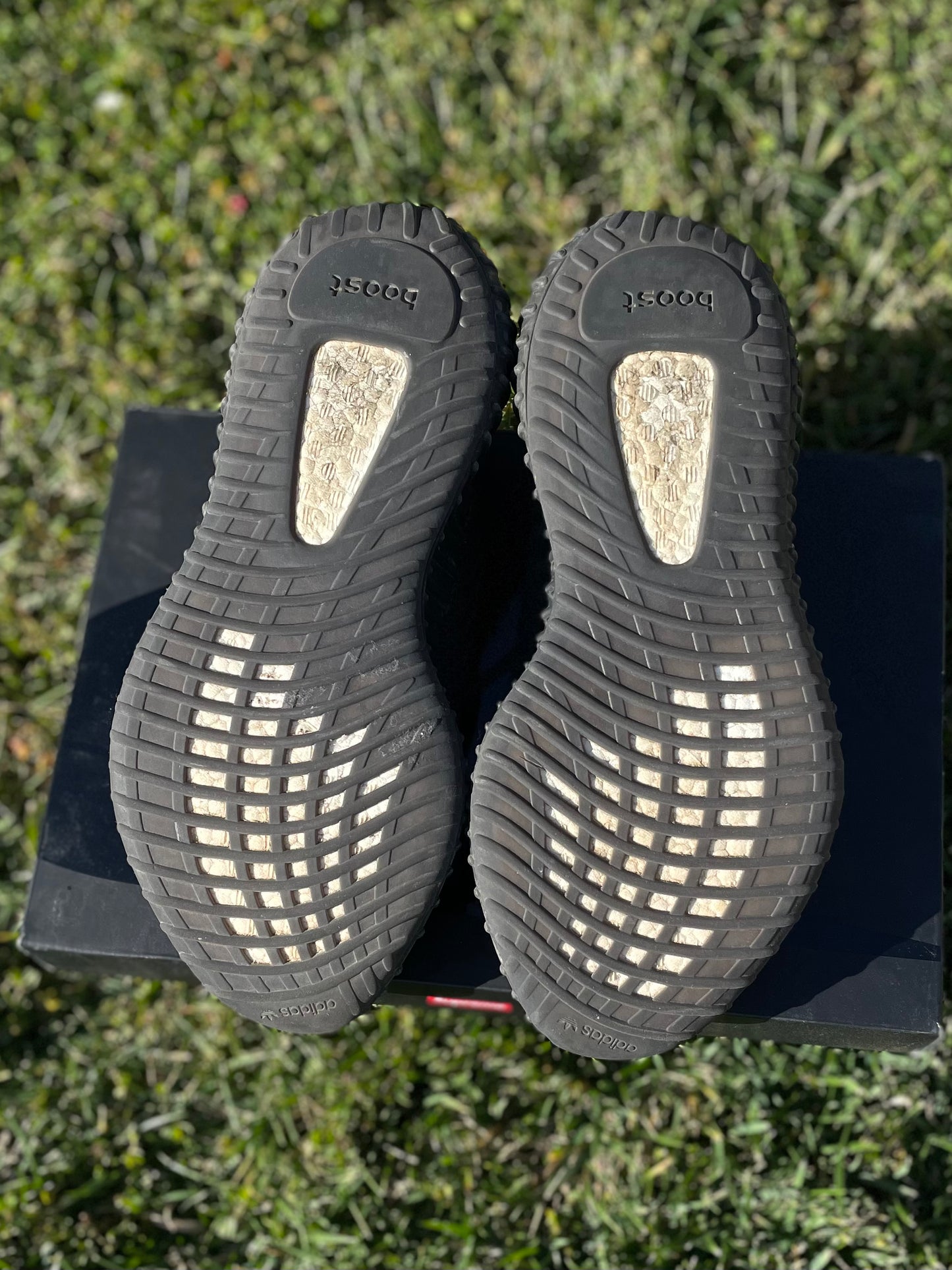 (Used Size 8.5M) Yeezy 350 V2 Black Non-Reflective