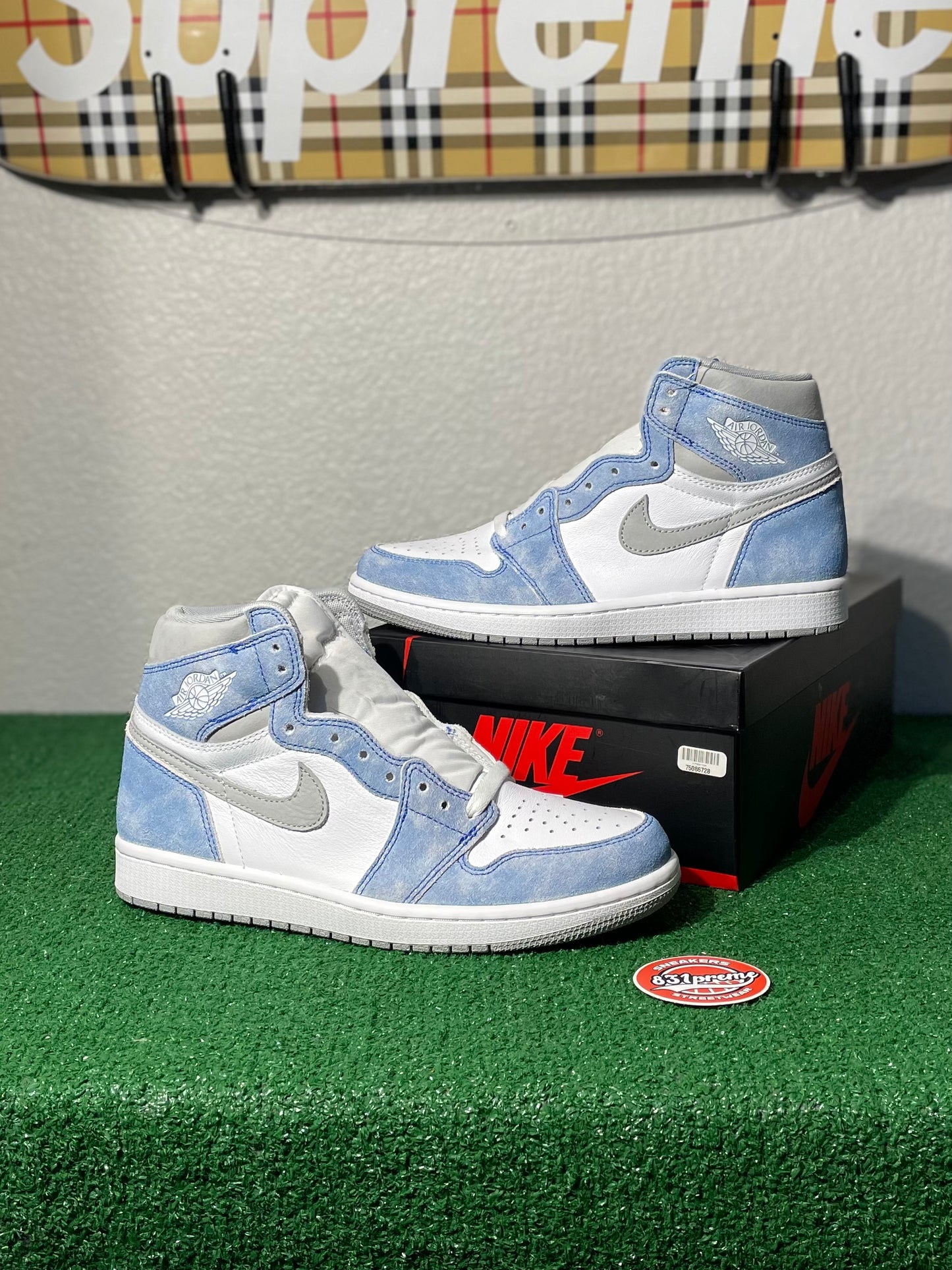 Jordan 1 Hyper Royal (2021)