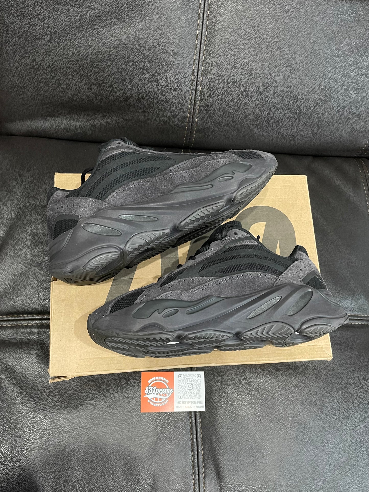 (Used Size 6M) Yeezy 700 V2 Vanta
