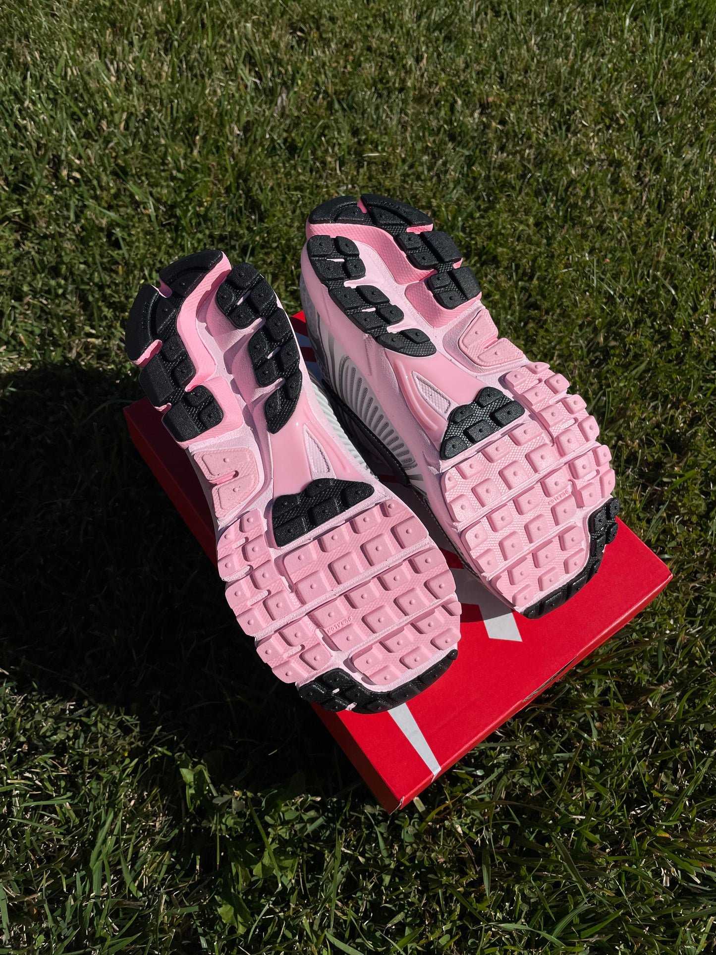 Nike Zoom Vomero 5 Photon Dust Pink Foam