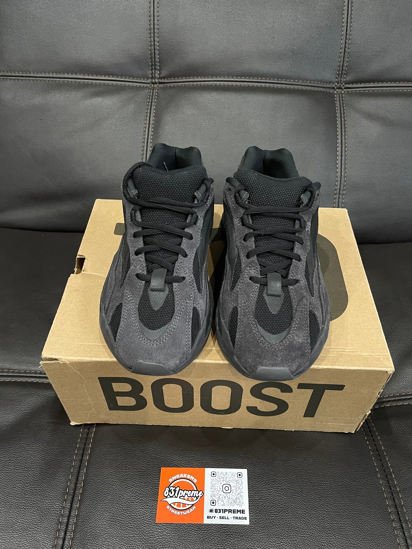 (Used Size 6M) Yeezy 700 V2 Vanta