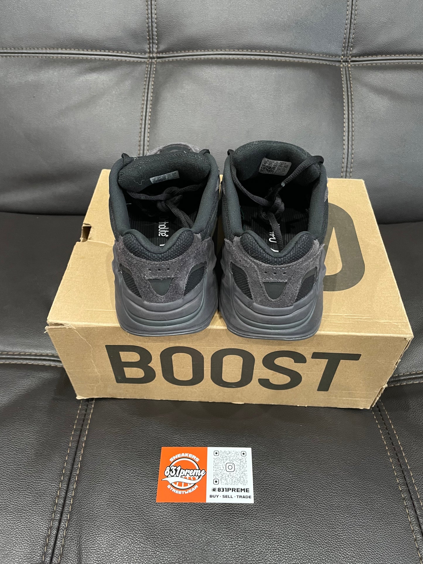 (Used Size 6M) Yeezy 700 V2 Vanta