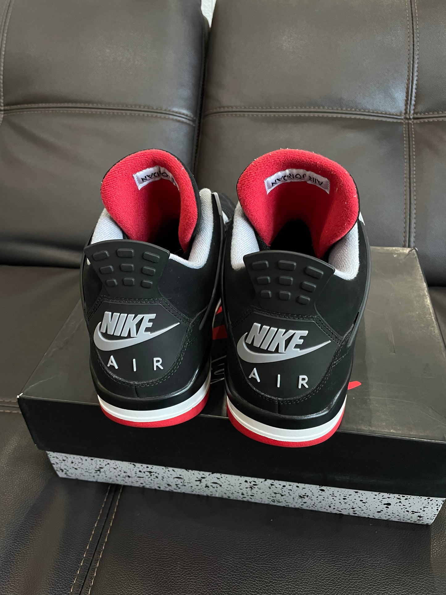 (Used Size 10.5M) Jordan 4 Bred (2019)