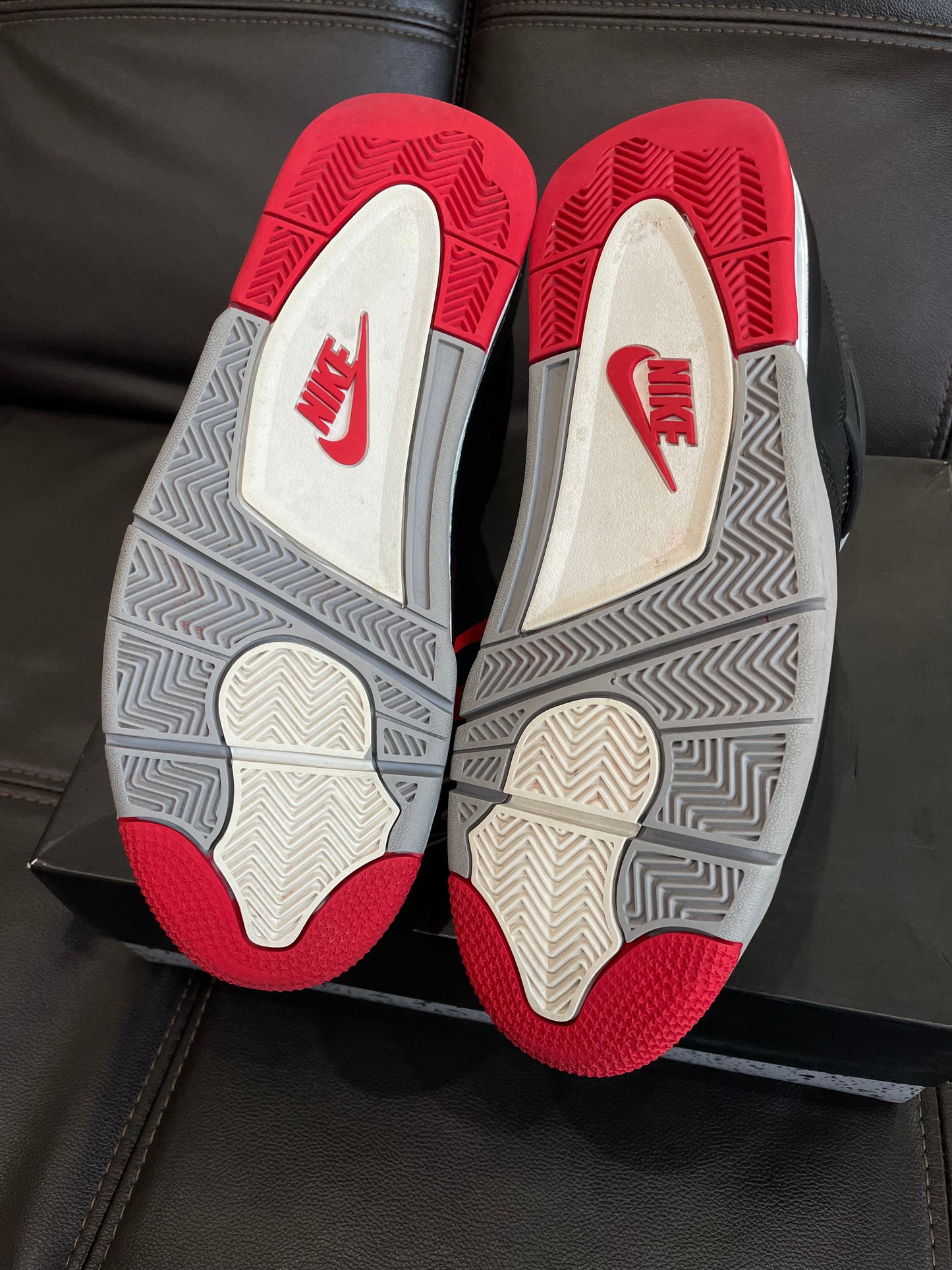 (Used Size 10.5M) Jordan 4 Bred (2019)