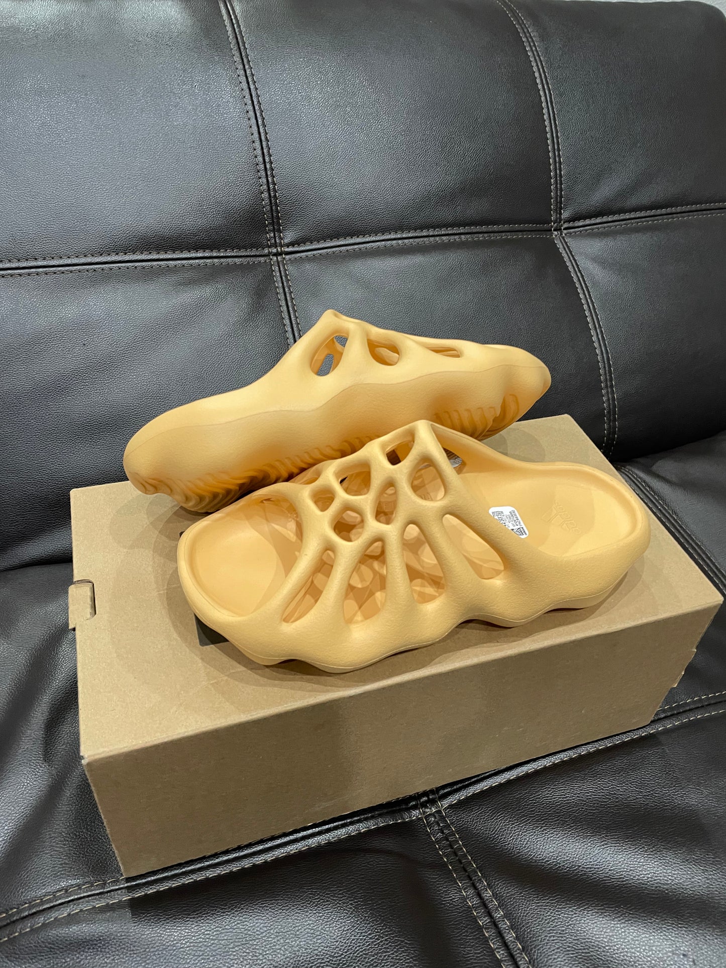 Yeezy 450 Slide Cream
