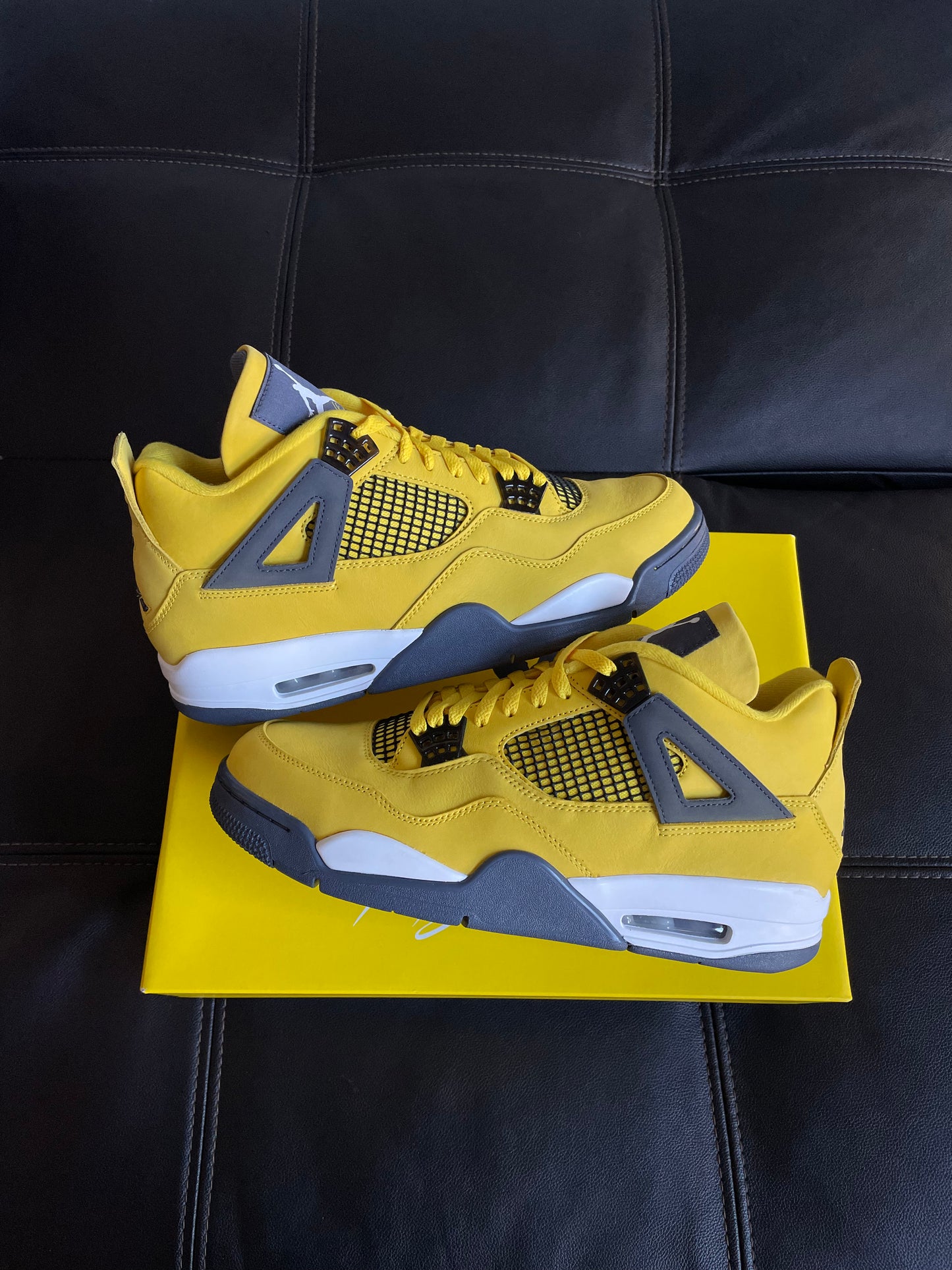 Jordan 4 Lightning (2021)