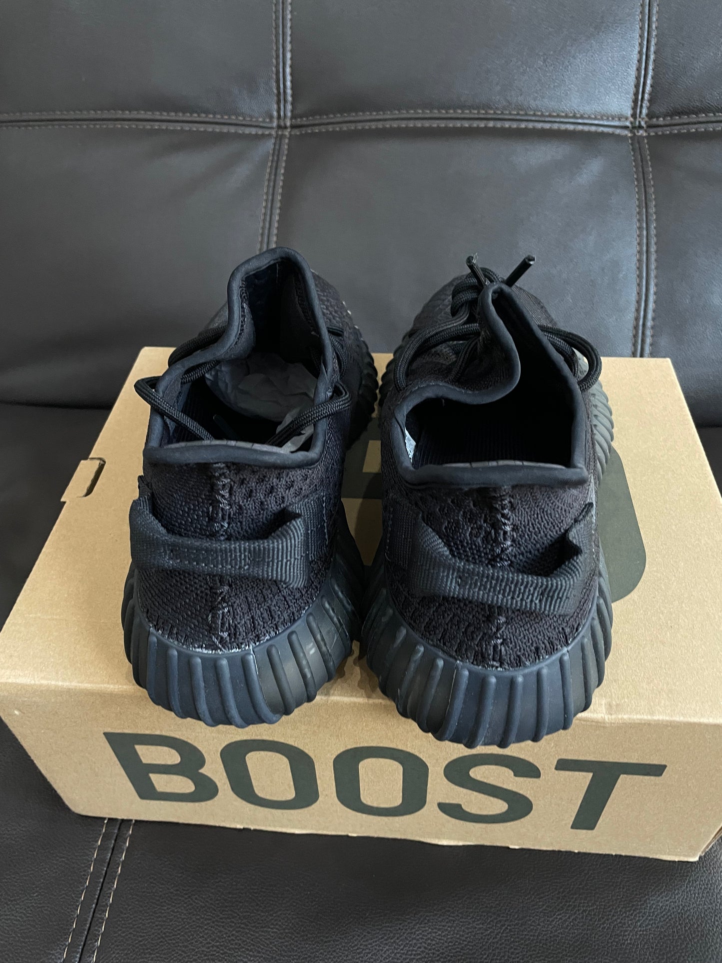 (Used Size 8M) Yeezy 350 V2 Onyx