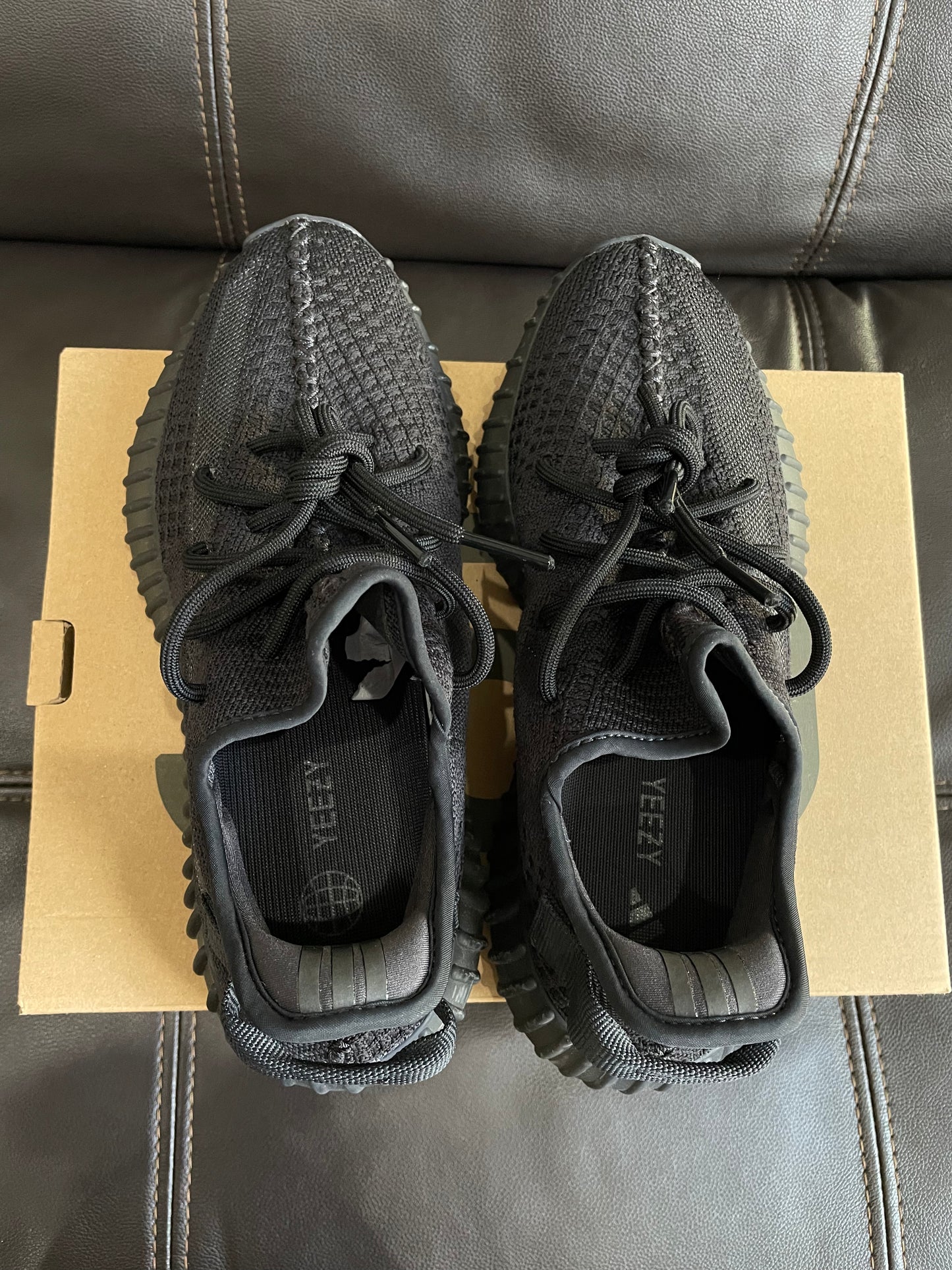 (Used Size 8M) Yeezy 350 V2 Onyx