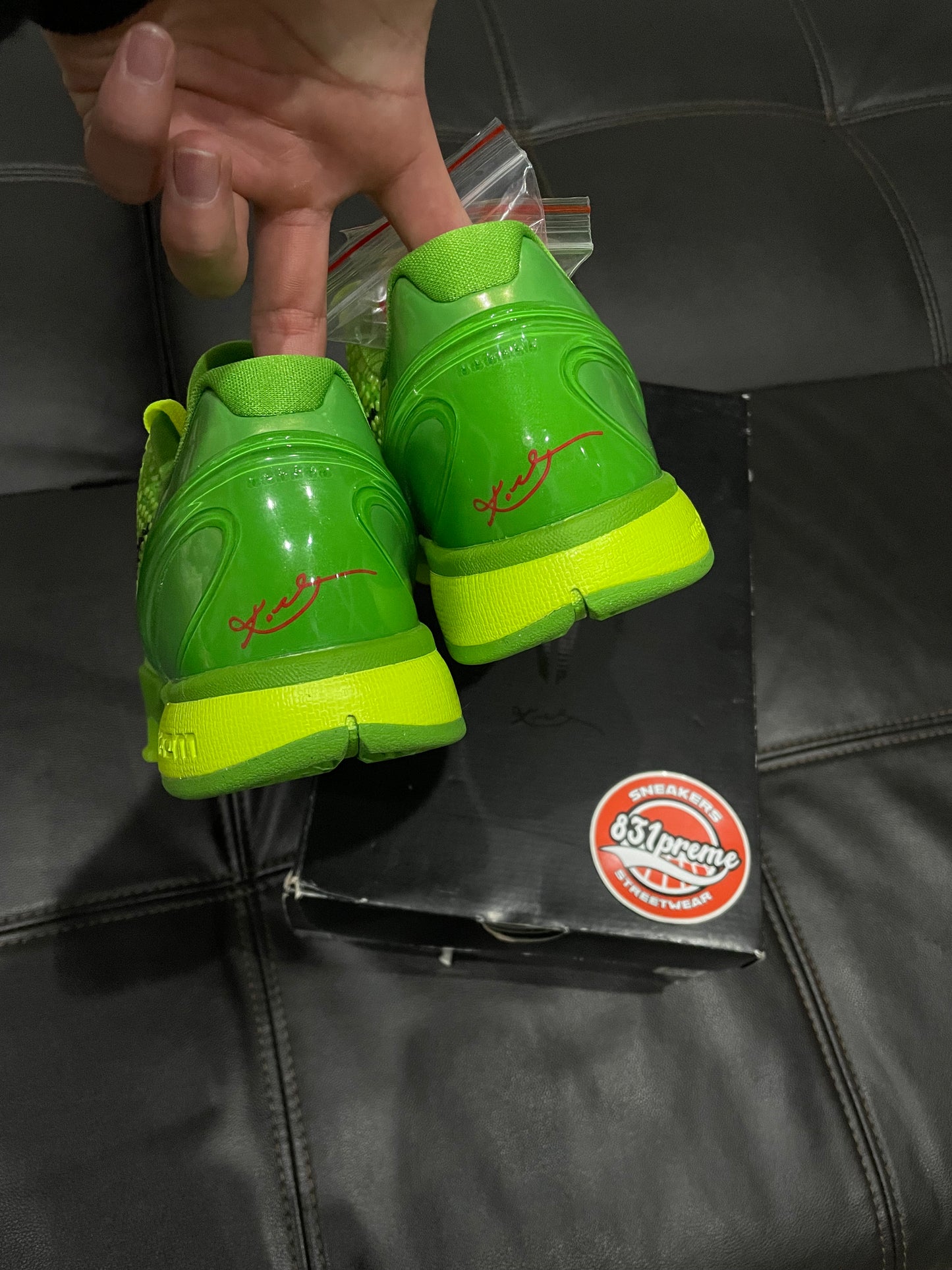 Kobe 6 Protro Grinch (2020)