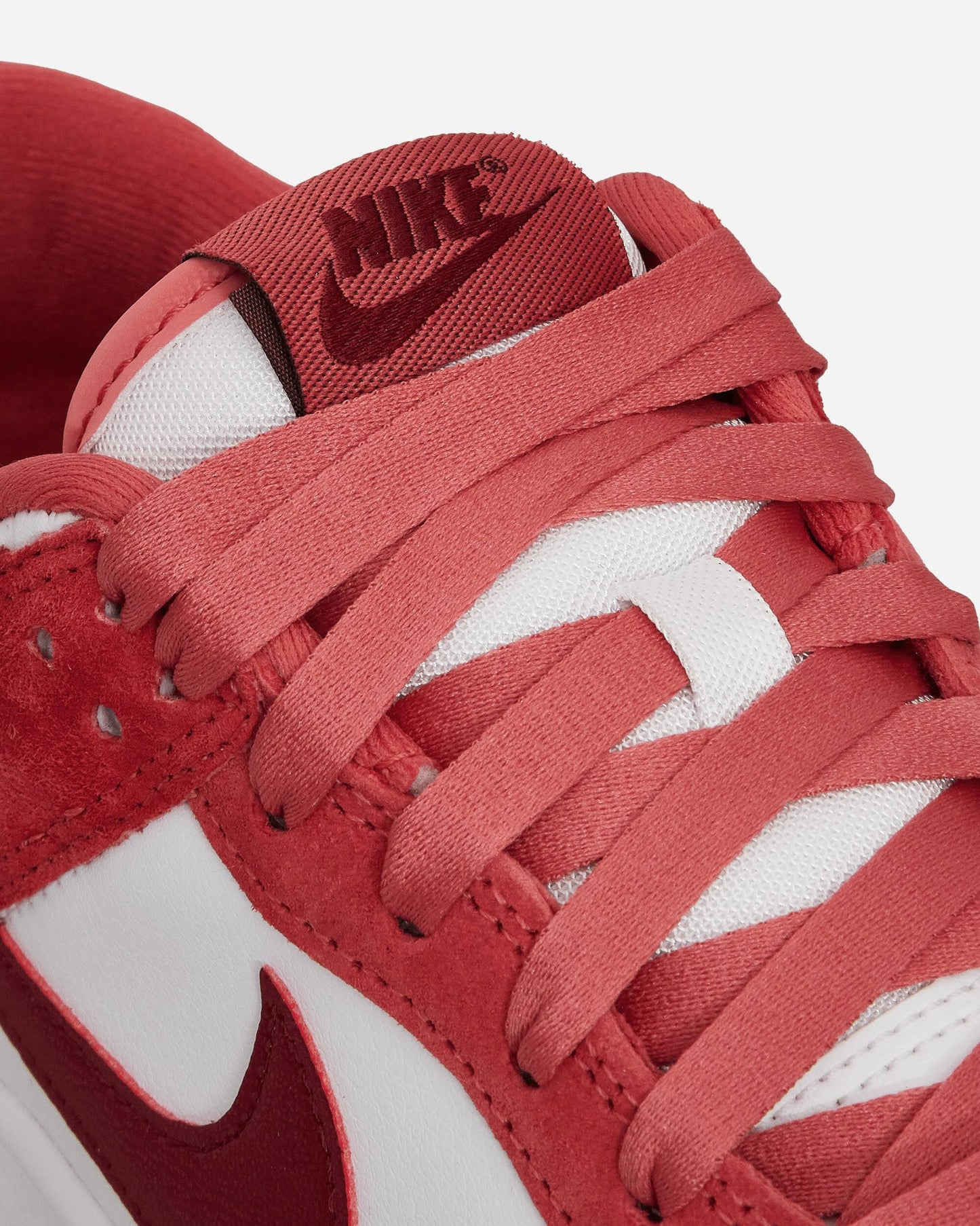 Nike Dunk Low Valentine’s Day (2024) (W)