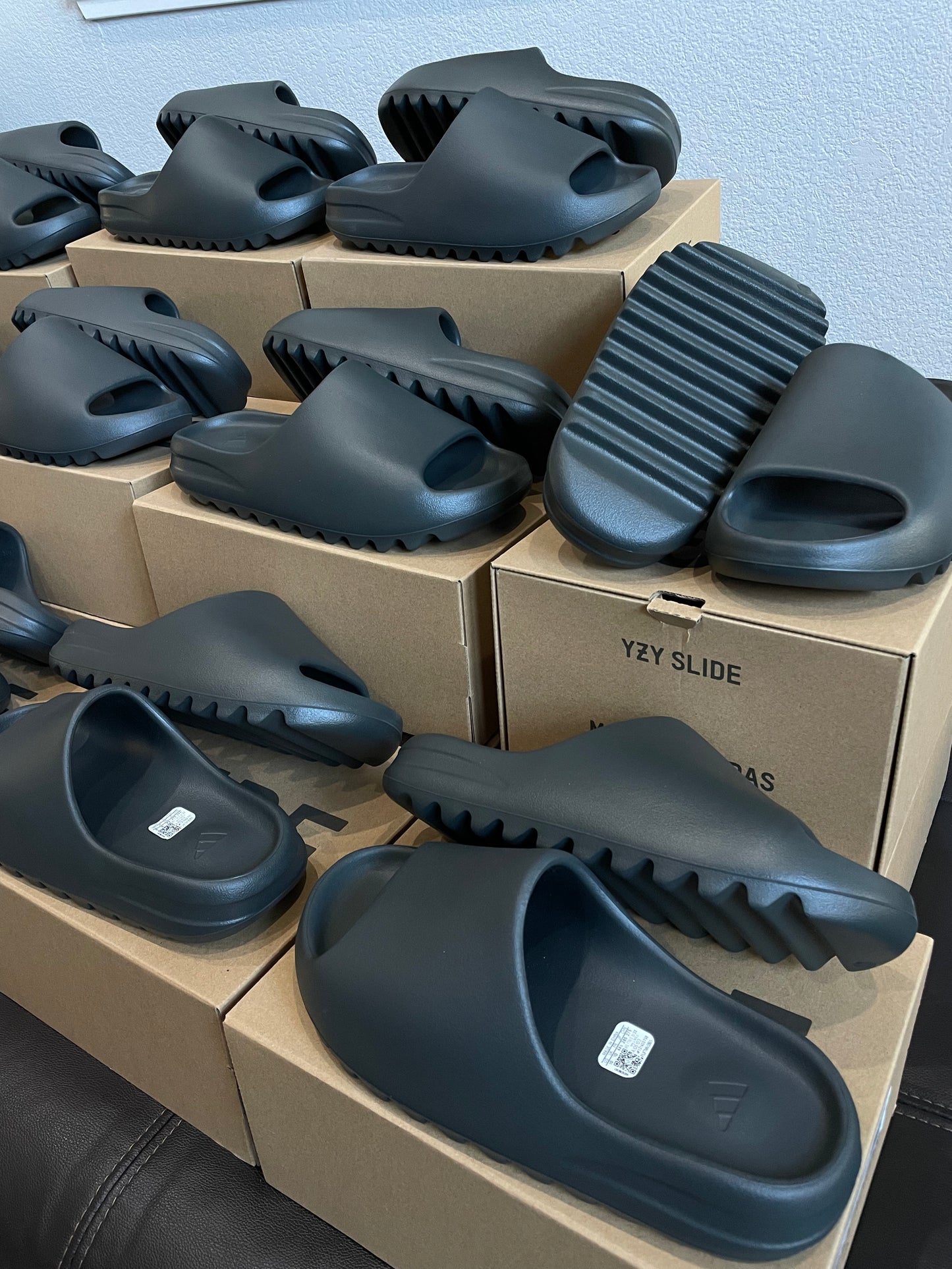 Yeezy Slide Dark Onyx
