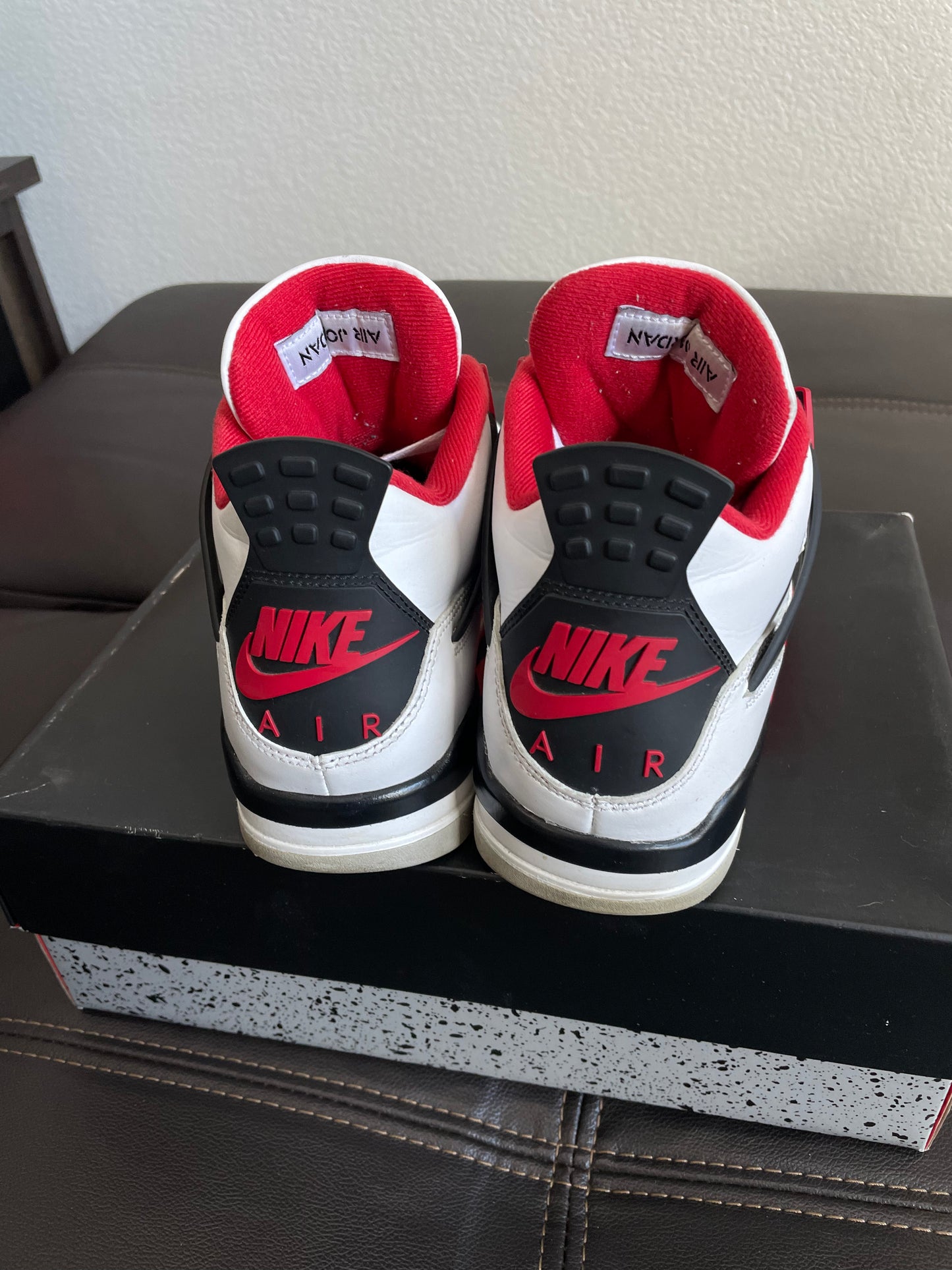 (Used Size 9M) Jordan 4 Fire Red (2020)