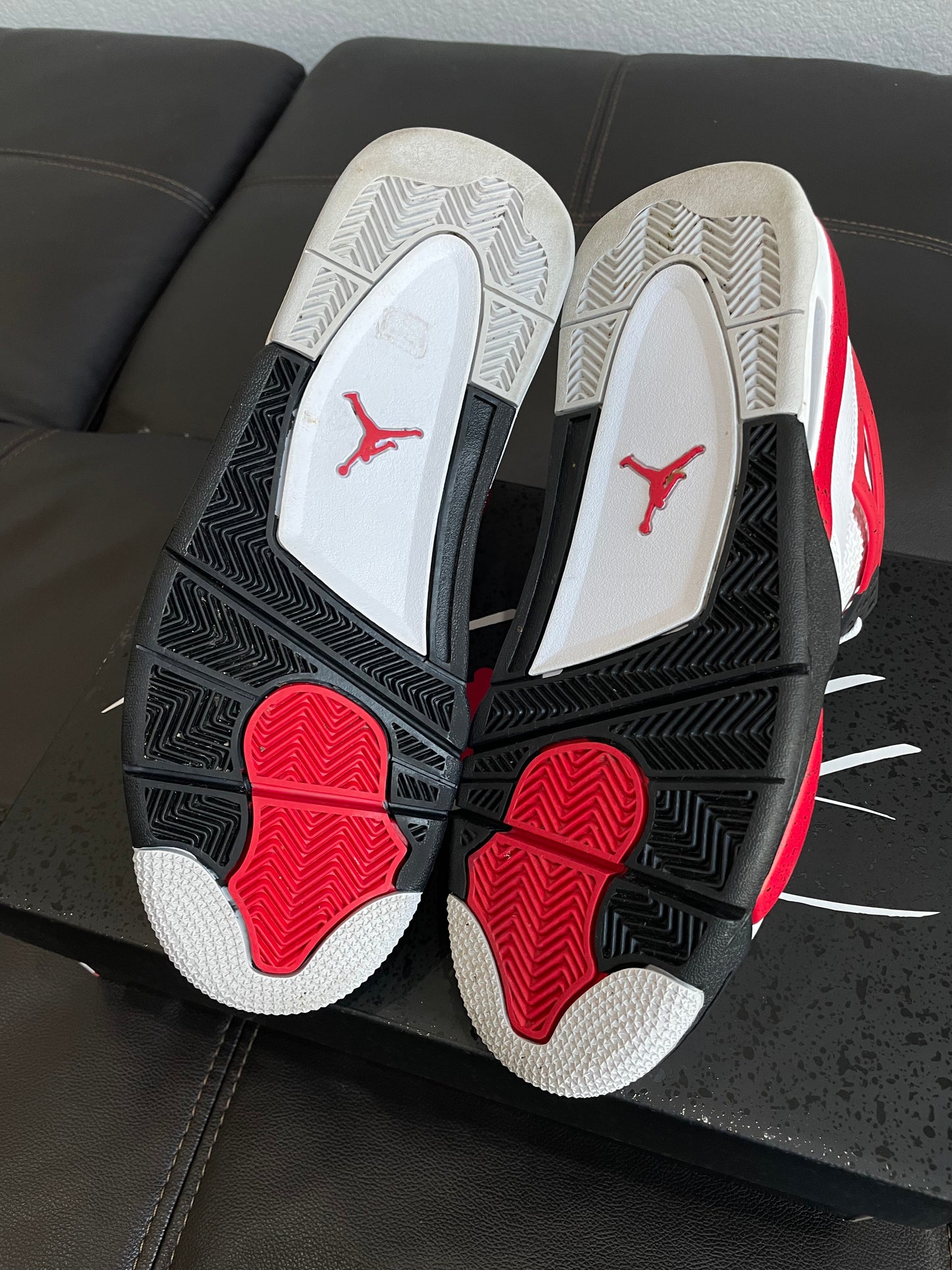 (Used Size 10M) Jordan 4 Red Cement