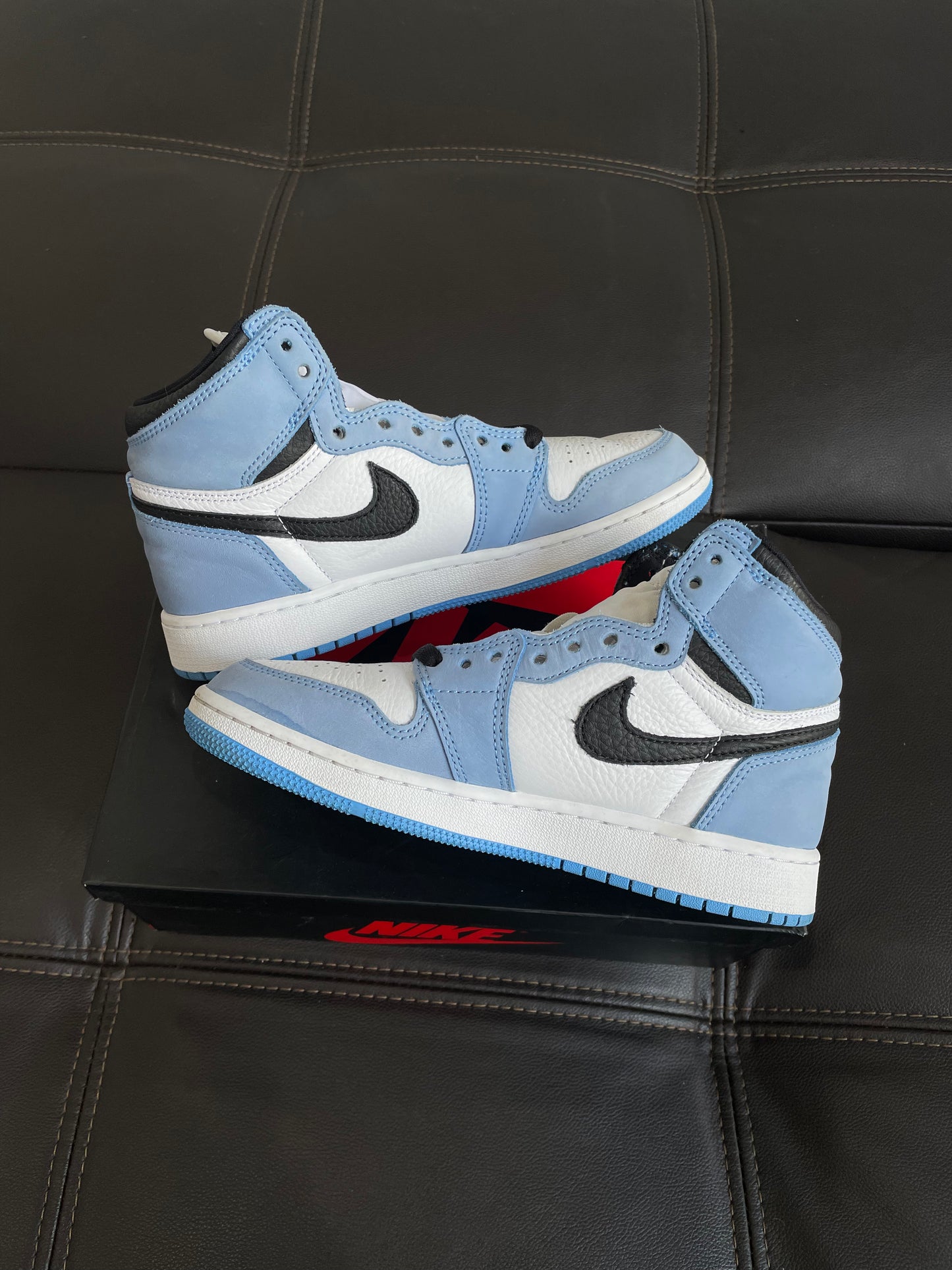(Used Size 5.5Y) Jordan 1 University Blue