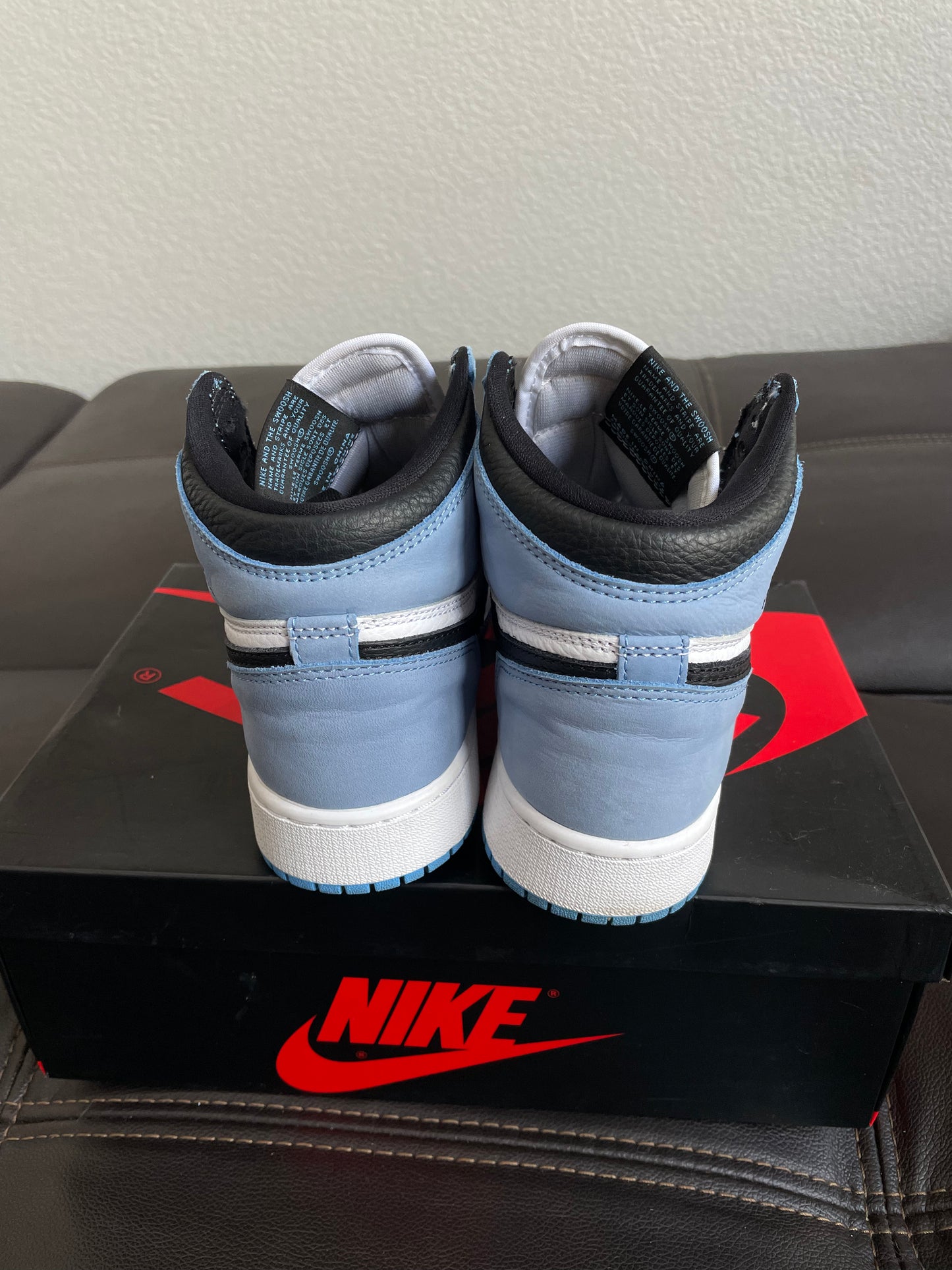 (Used Size 5.5Y) Jordan 1 University Blue