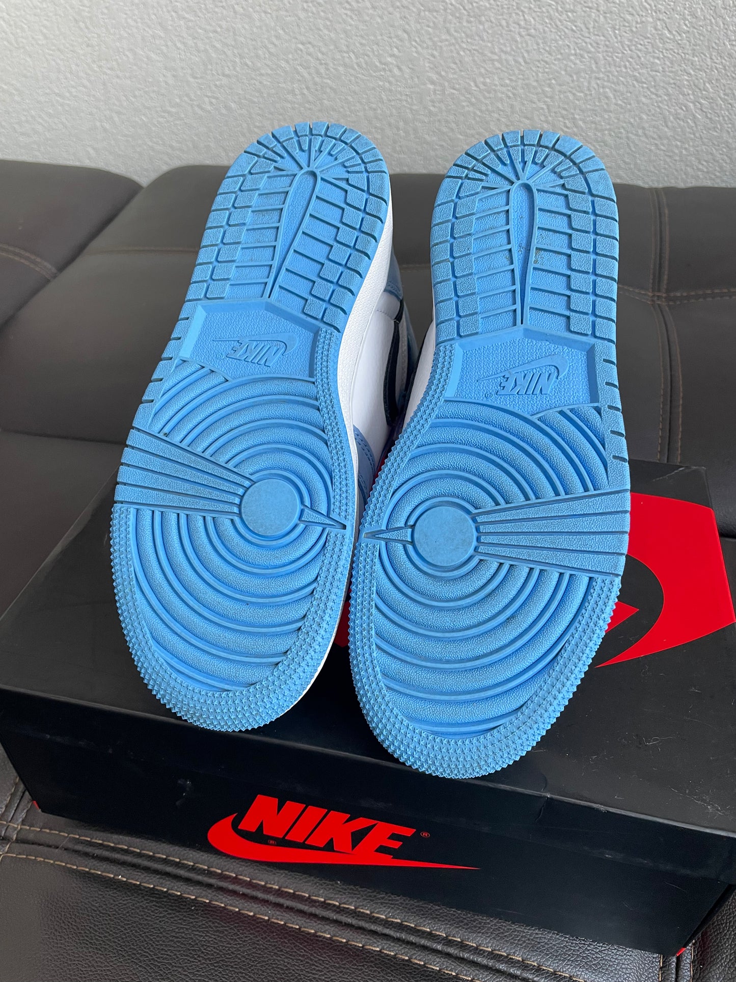 (Used Size 5.5Y) Jordan 1 University Blue