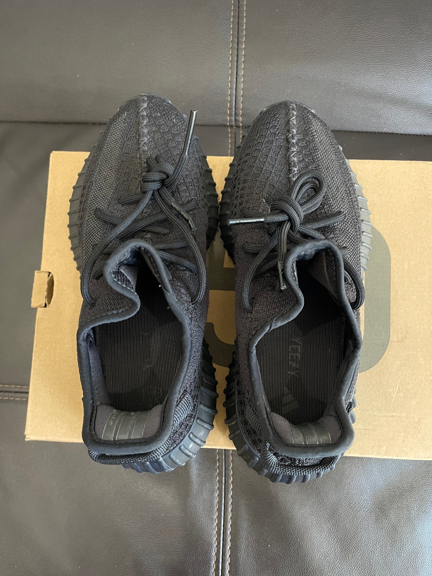 (Used Size 6.5M) Yeezy 350 V2 Onyx