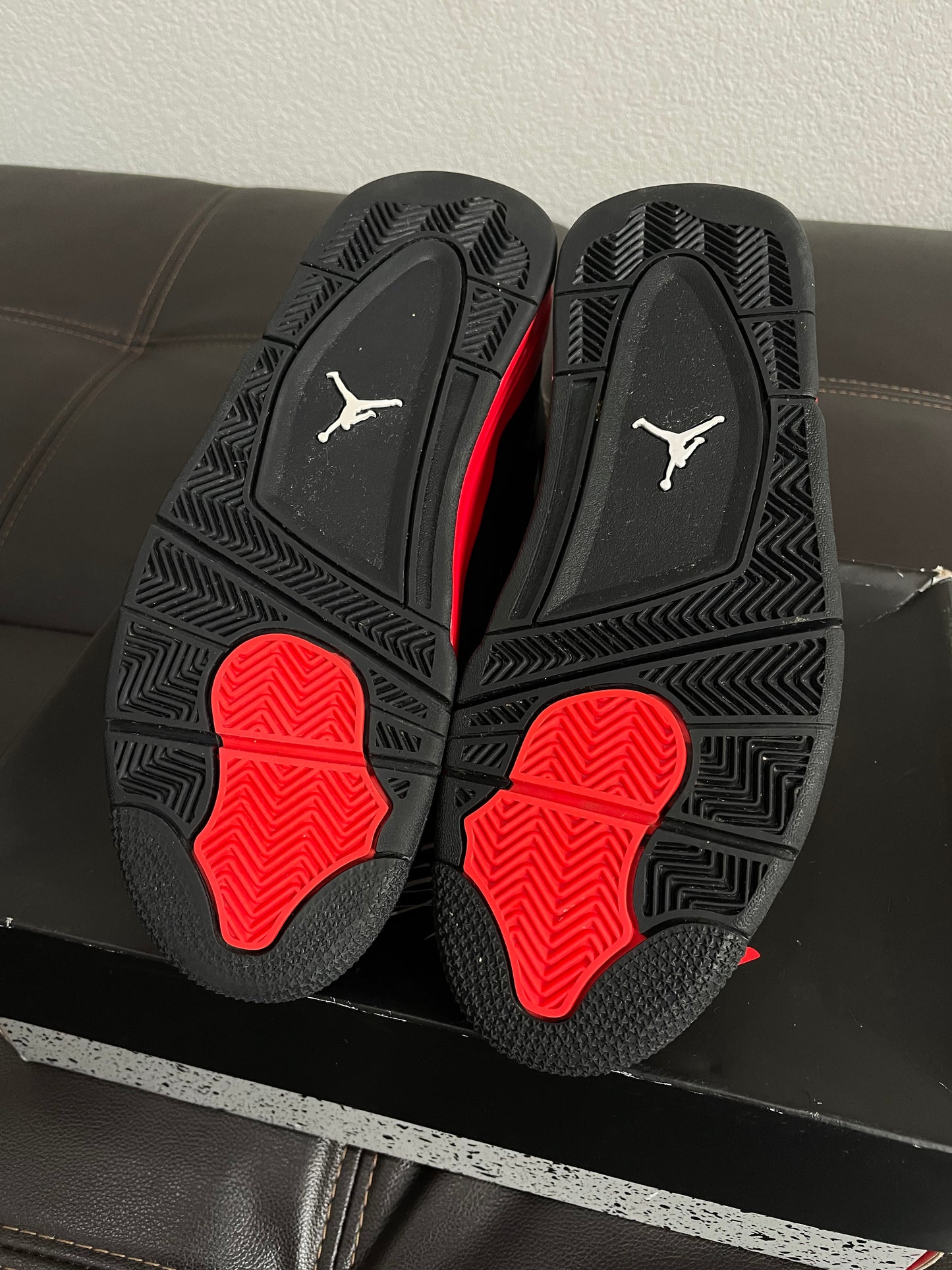(Used Size 10M) Jordan 4 Red Thunder