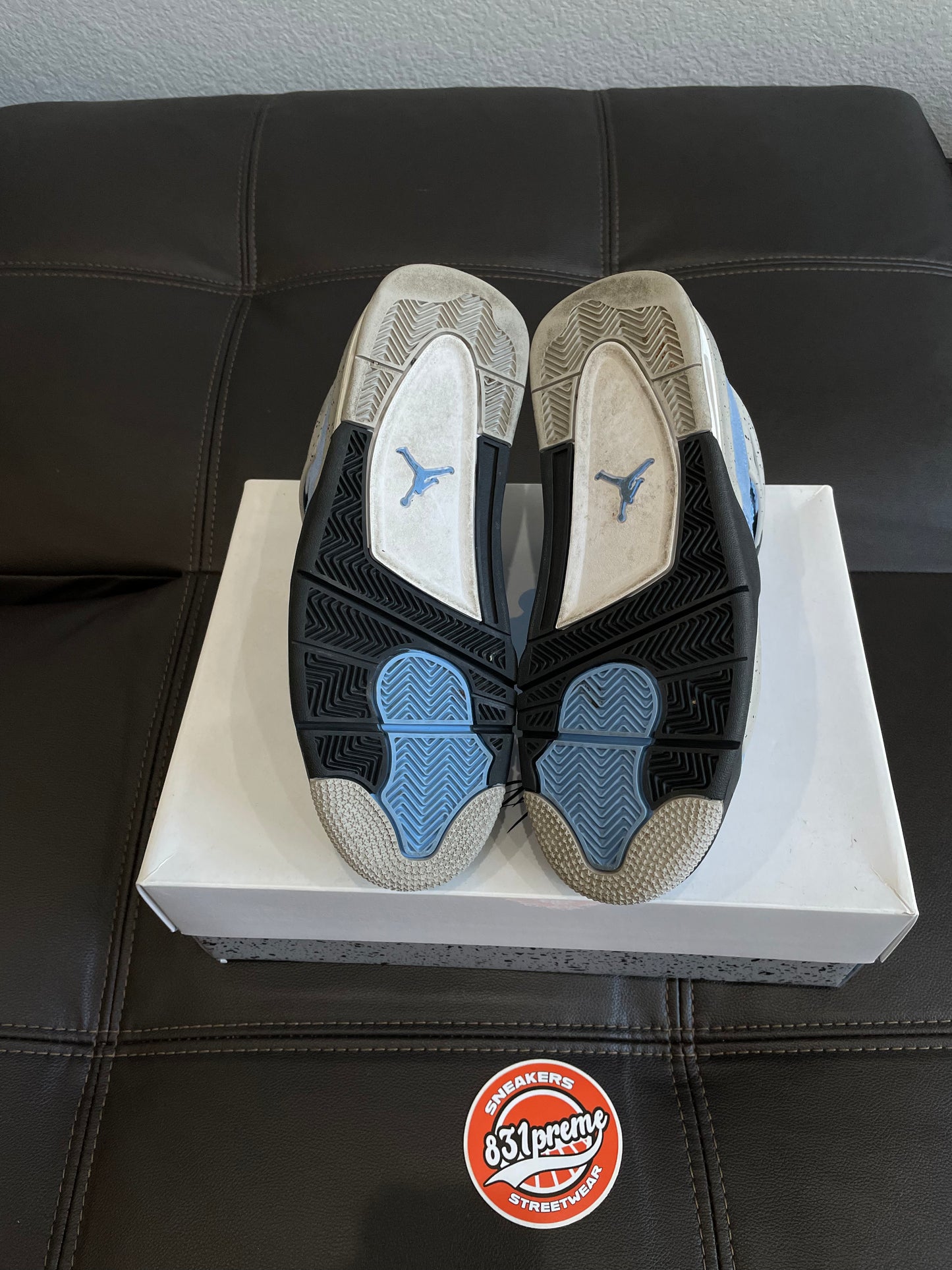 (Used Once Size 9.5M) Jordan 4 University Blue
