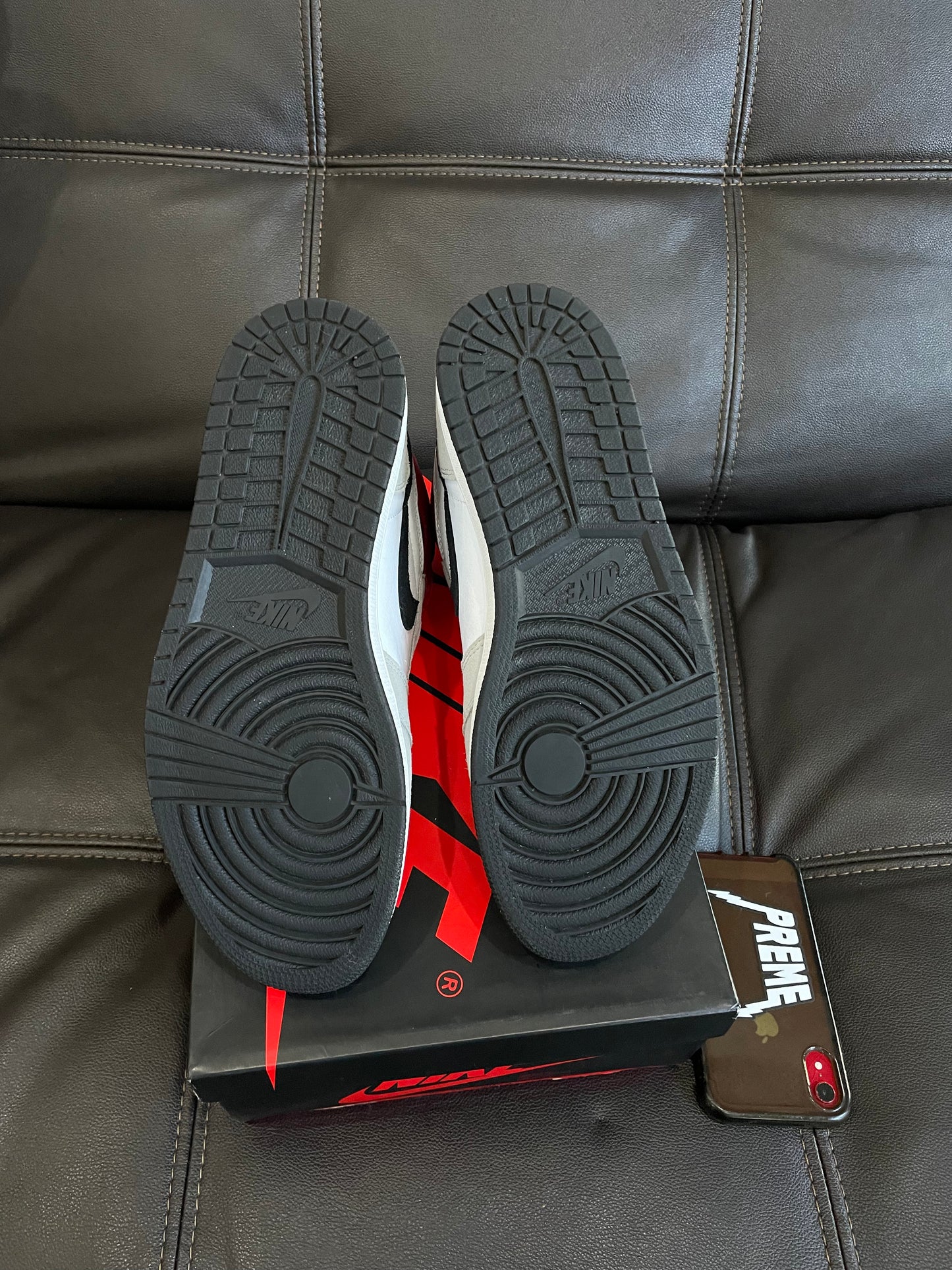 (Used Size 11M) Jordan 1 Light Smoke Grey