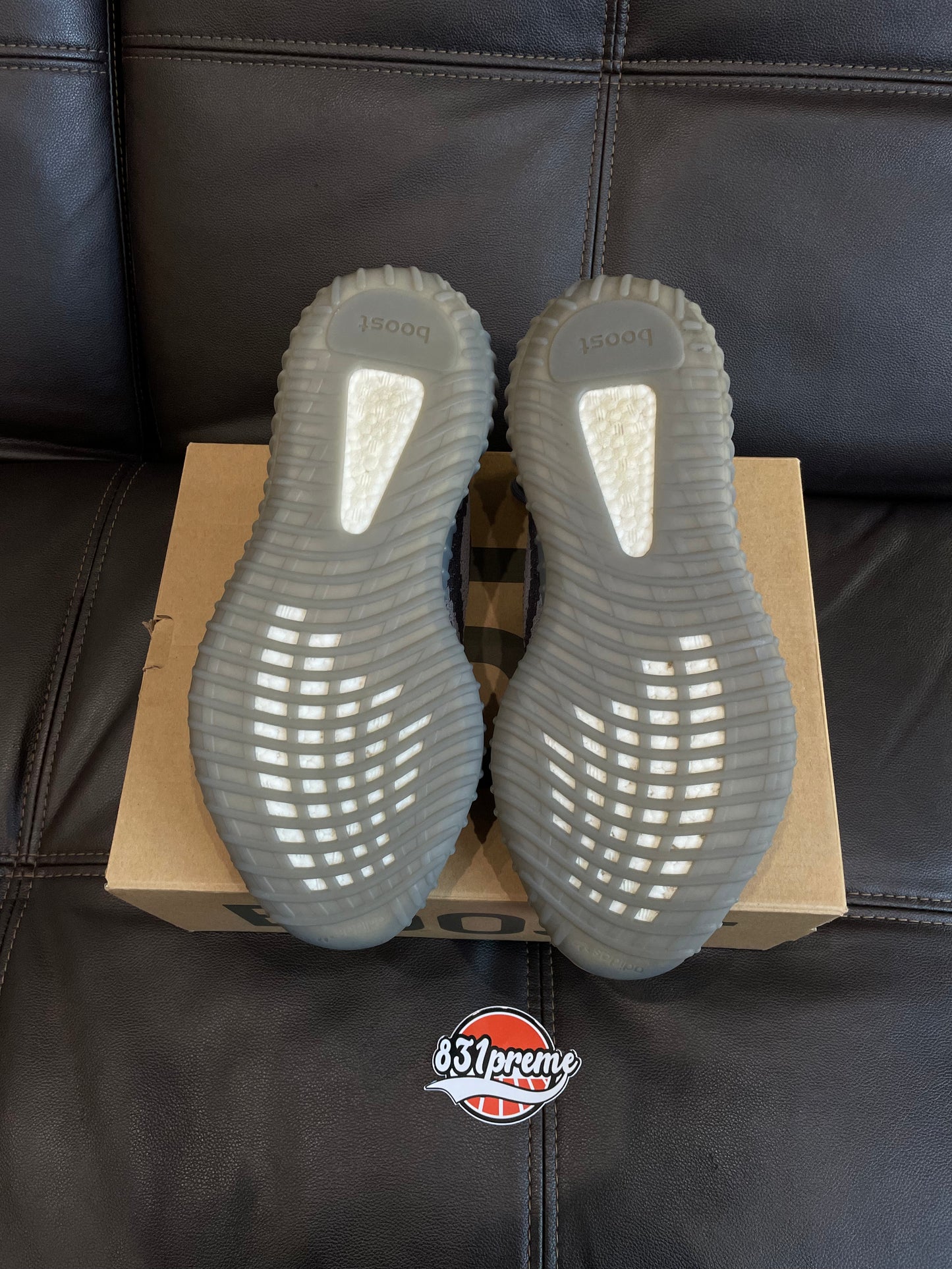 (Used Size 11M) Yeezy 350 V2 Beluga 2.0