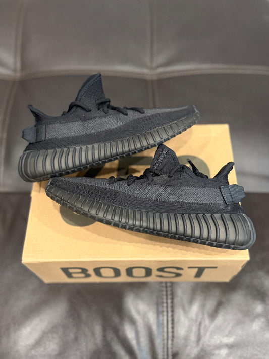 (Used Size 7.5M) Yeezy 350 V2 Onyx