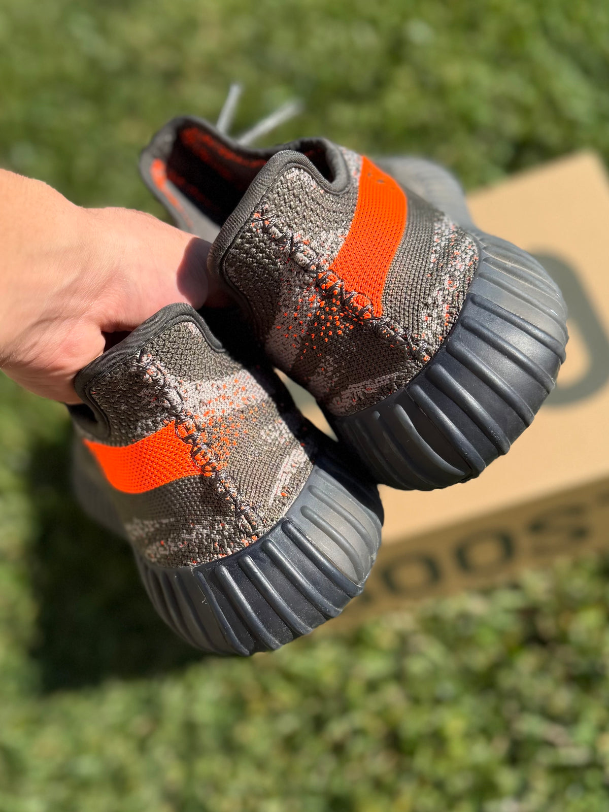 (Used Size 11M) Yeezy 350 V2 Carbon Beluga