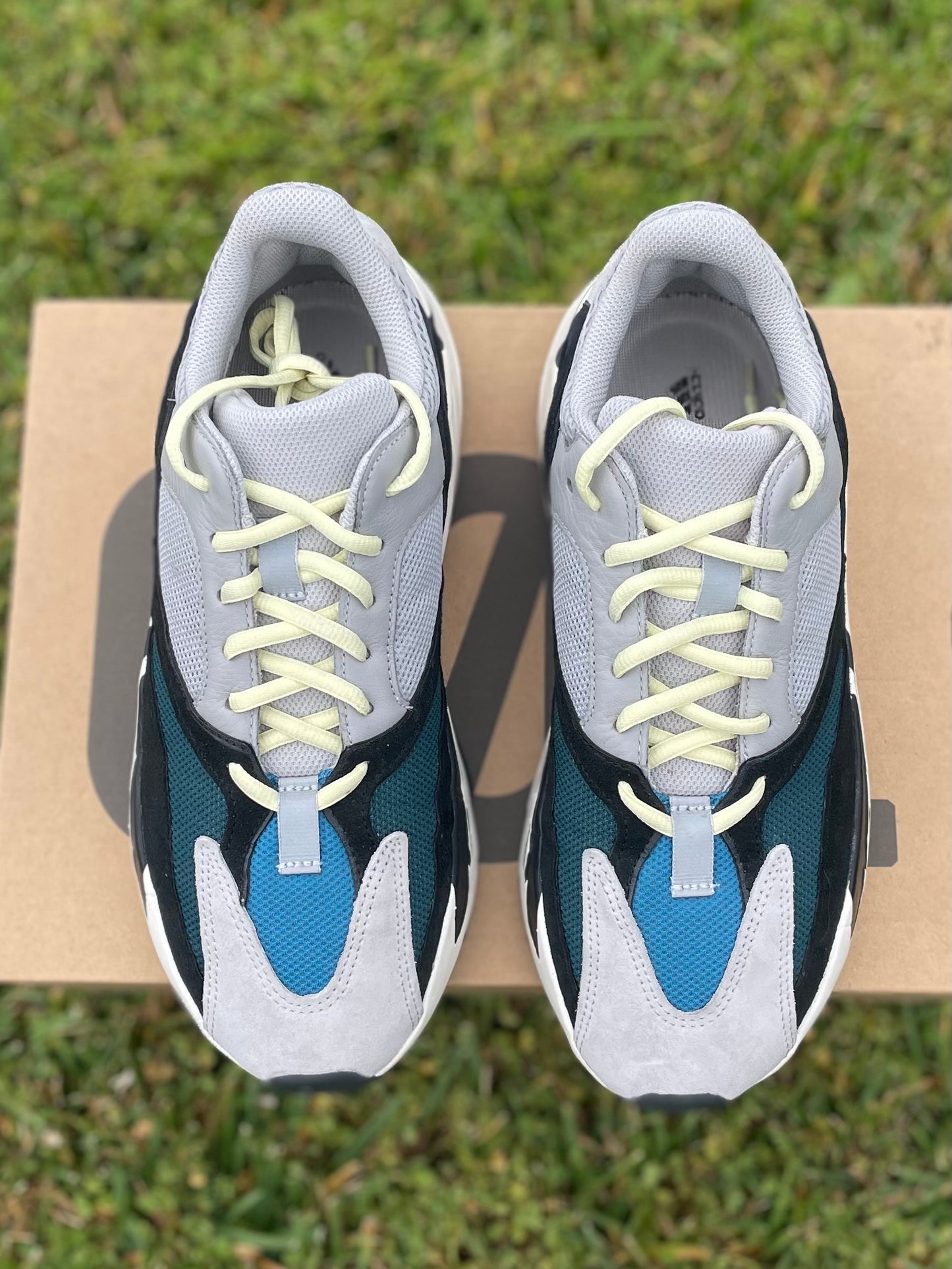 (Used Size 9M) Yeezy 700 Wave Runner