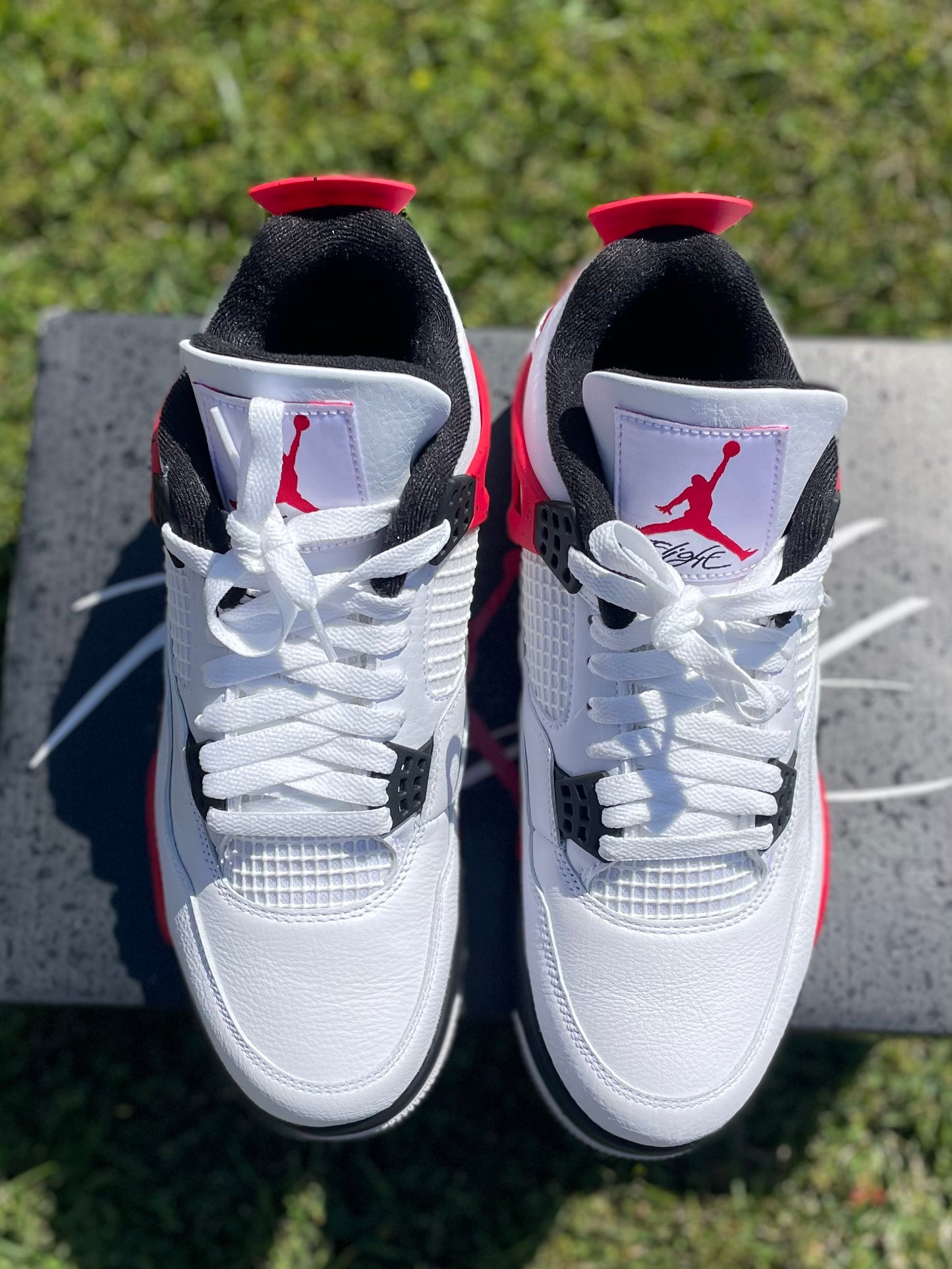 (Used Size 9.5M) Jordan 4 Red Cement