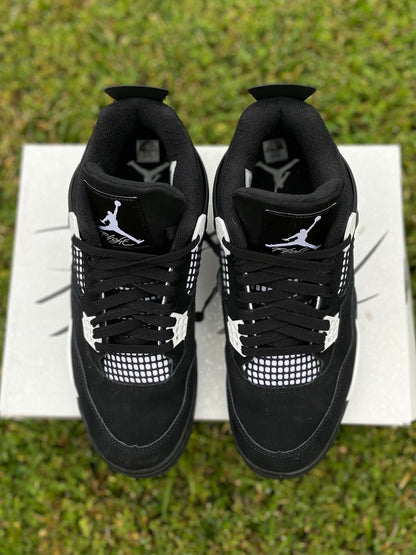 (Used Size 9M) Jordan 4 White Thunder